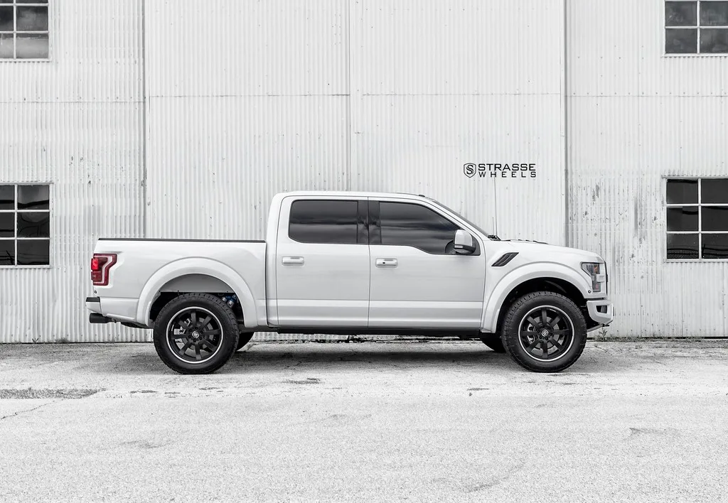 Strasse T8 Signature Series on Ford F-150 Raptor 2nd generation (2017-2020), photo 9