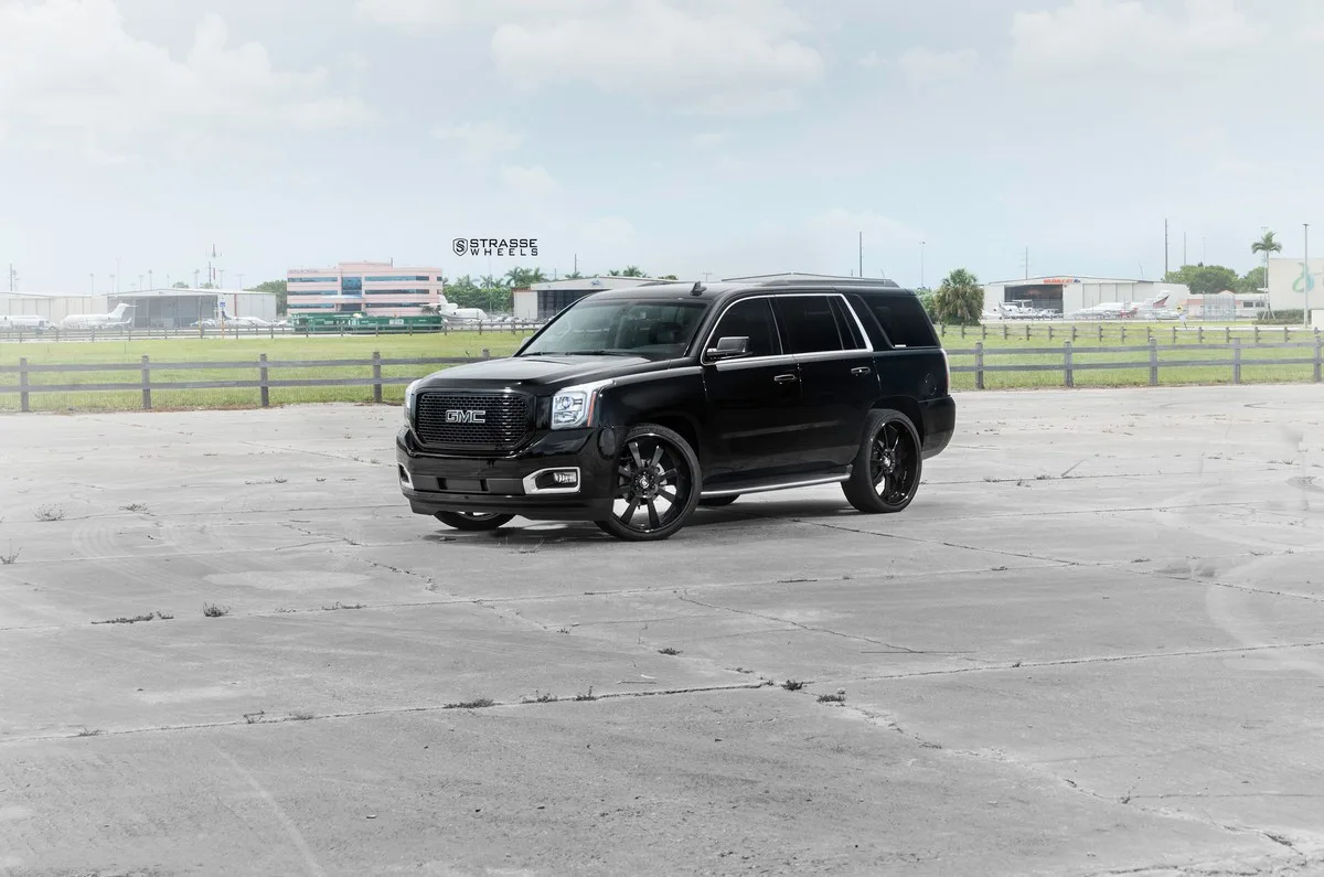 Strasse T8 Signature Series on GMC Yukon K2XX, photo 3