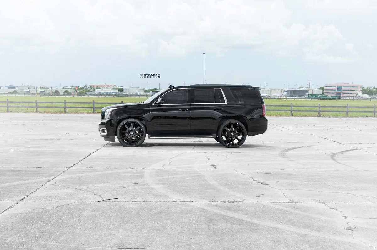 Strasse T8 Signature Series on GMC Yukon K2XX, photo 4