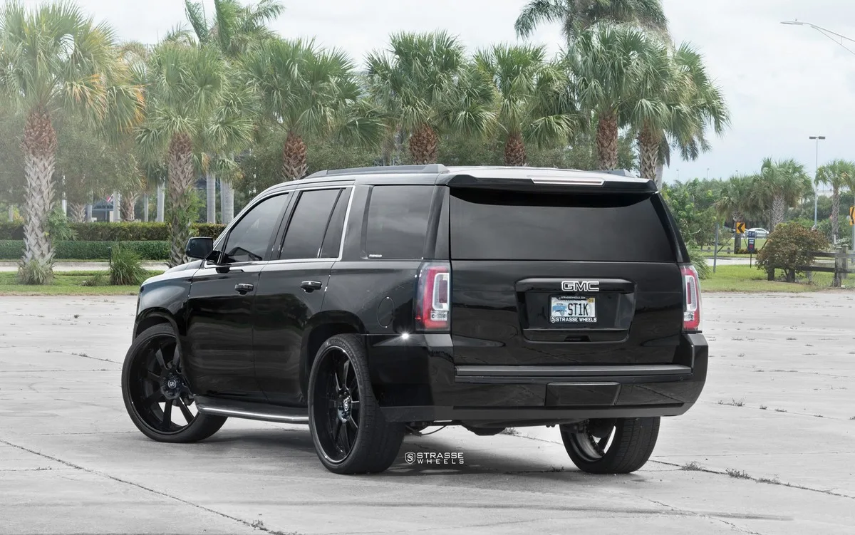 Strasse T8 Signature Series on GMC Yukon K2XX, photo 5