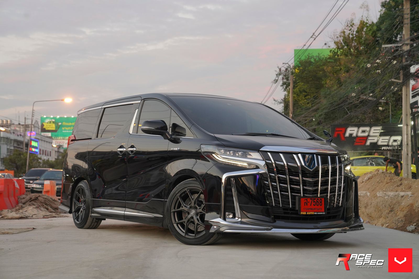 Vossen Forged HF-5 on Toyota Alphard AH30.1, photo 3