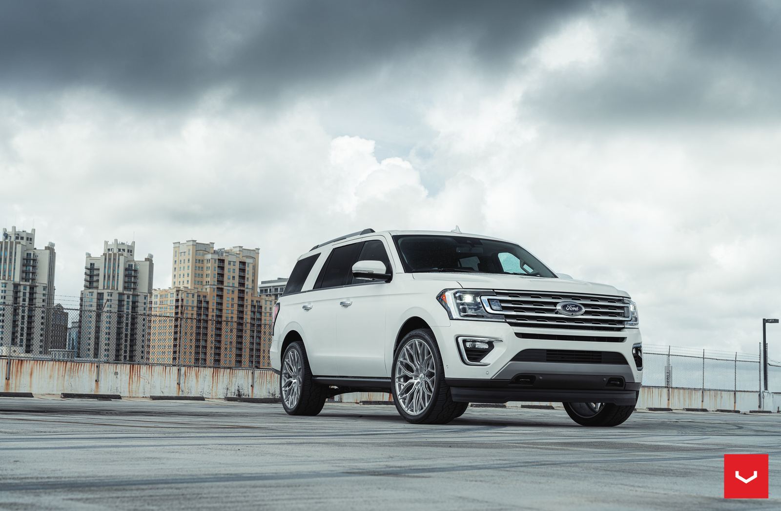 Vossen Forged HF6-3 on Ford Expedition 4th gen (U553)