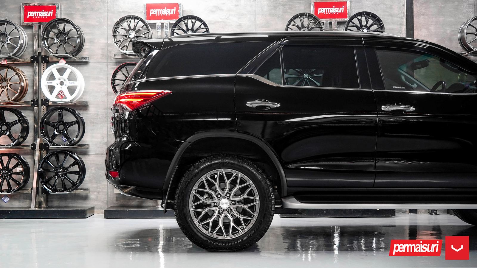 Vossen Forged HF6-3 on Toyota Fortuner AN160, photo 2