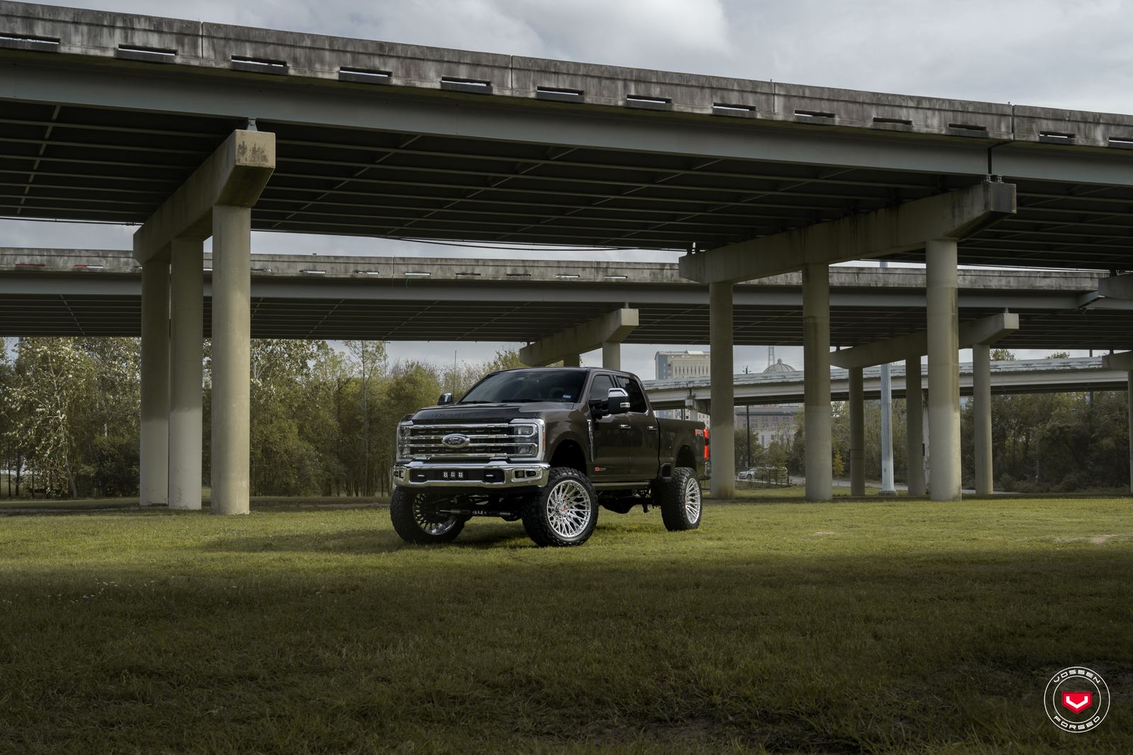 Vossen Forged VFX-02T on Ford F-250 Super Duty 4th gen Super Duty