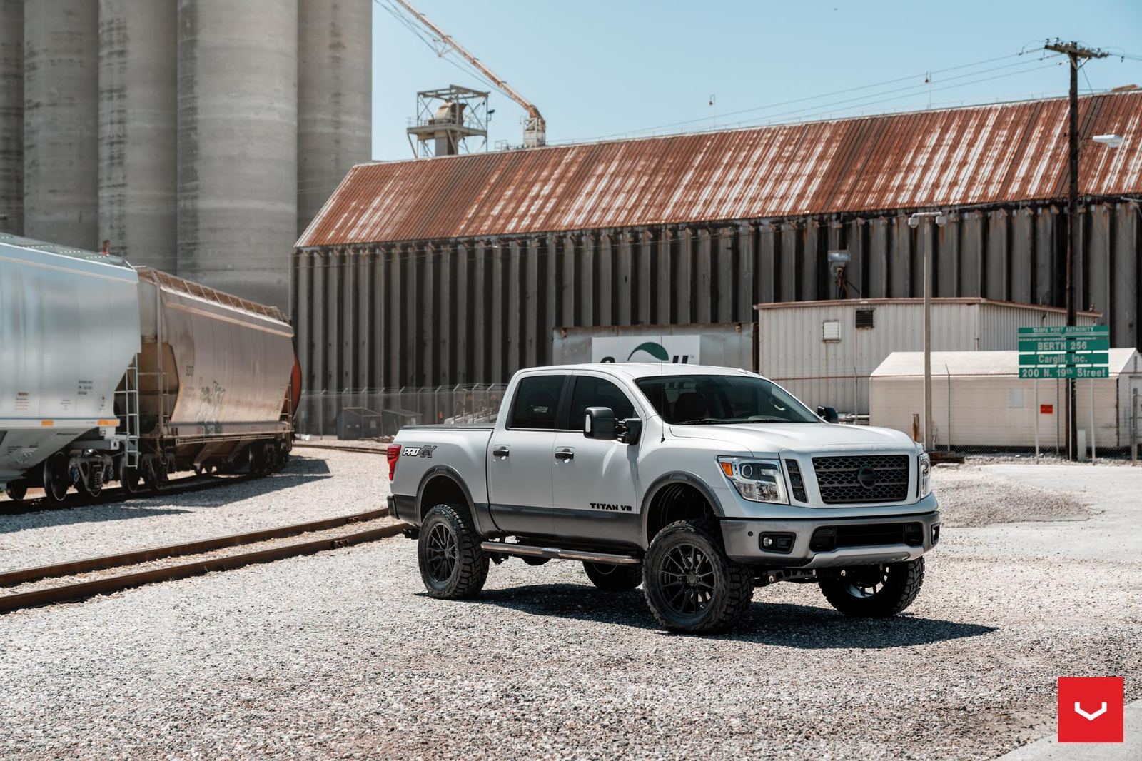 Vossen Forged HF6-1 on Nissan Titan A60 (Gen1)