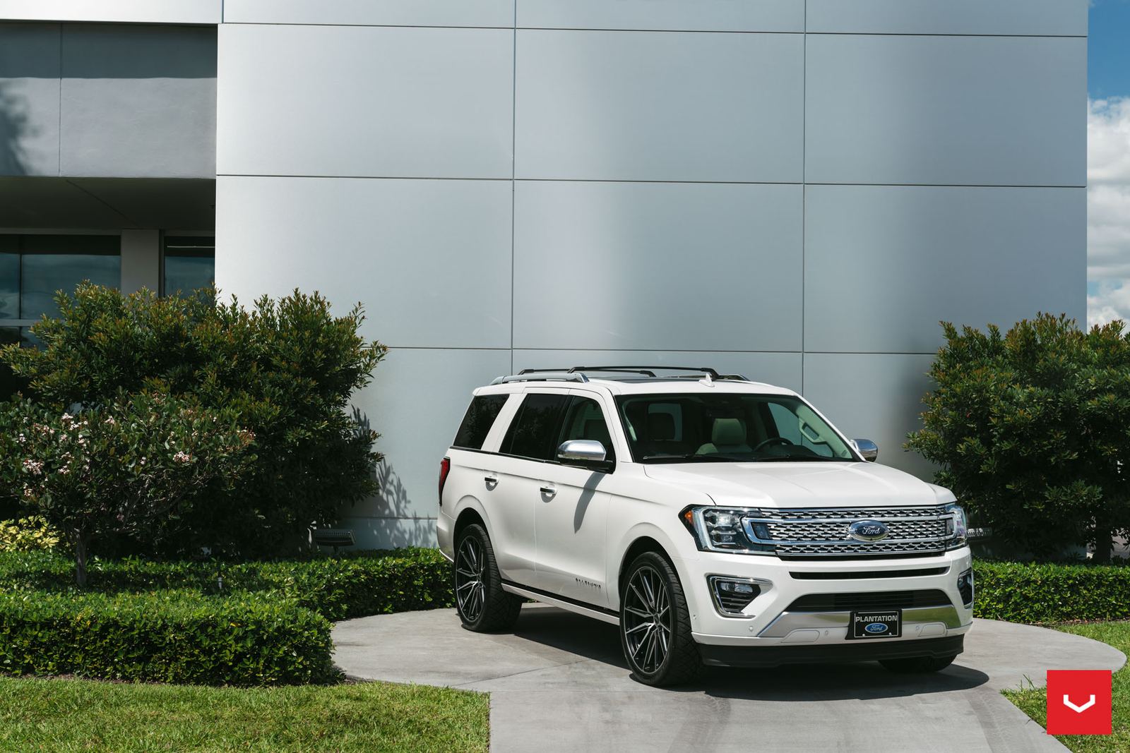 Vossen Forged HF6-1 on Ford Expedition 4th gen (U553)