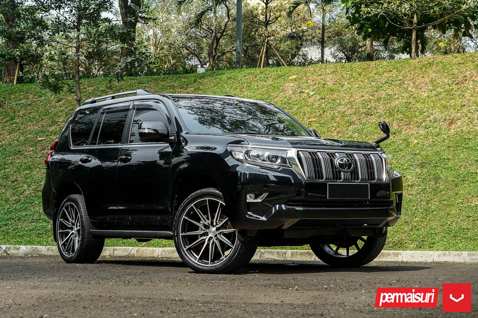 Vossen Forged HF6-1 on Toyota Land Cruiser Prado J150.1