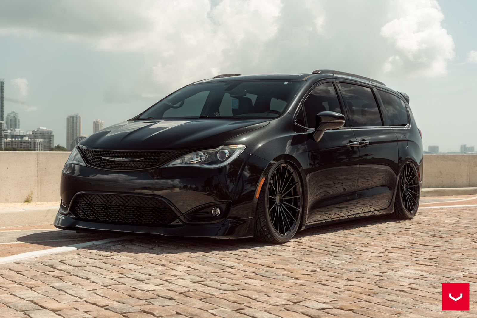Vossen Forged HFX-4 (5-lug) on Chrysler Pacifica RU, photo 2
