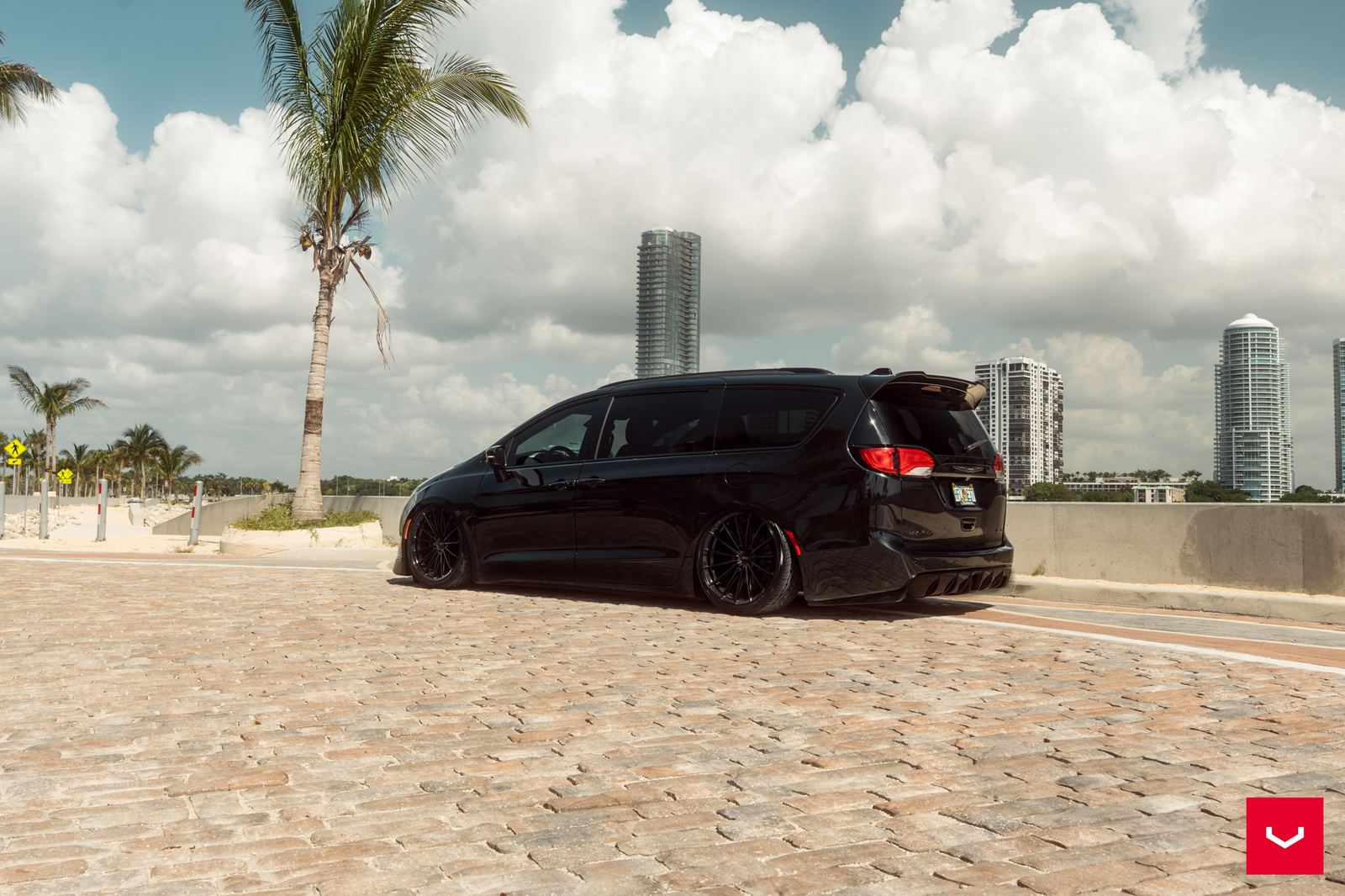 Vossen Forged HFX-4 (5-lug) on Chrysler Pacifica RU, photo 3
