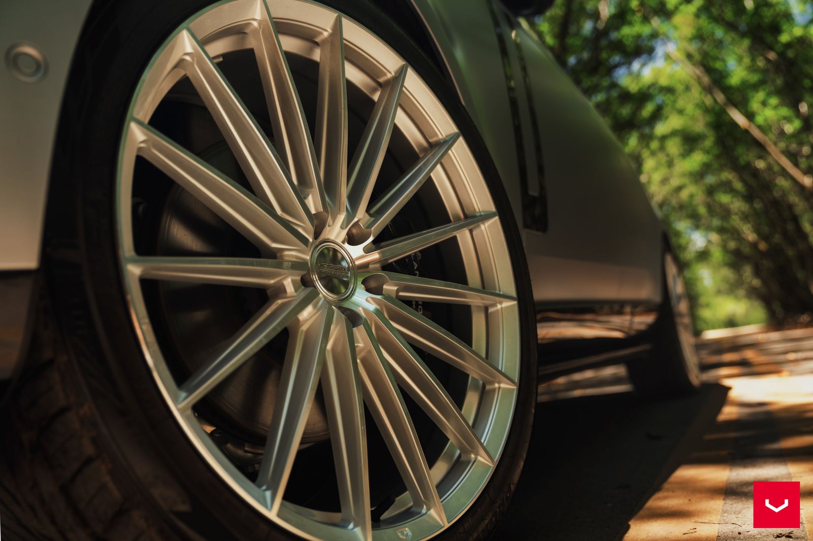 Vossen Forged HFX-4 (5-lug) on Land Rover Range Rover L460, photo 3