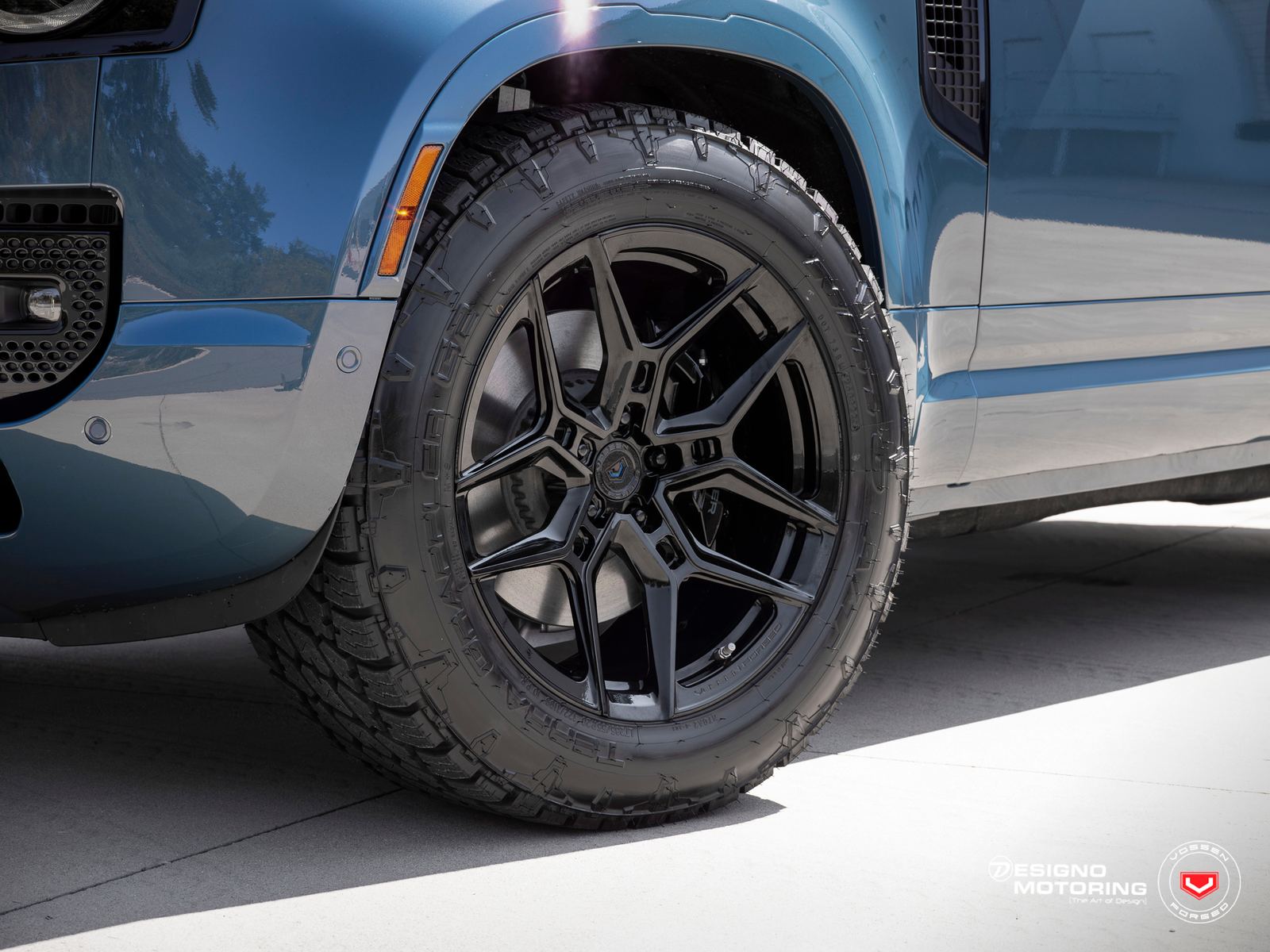 Vossen Forged EVO-4 on Land Rover Defender L663, photo 2