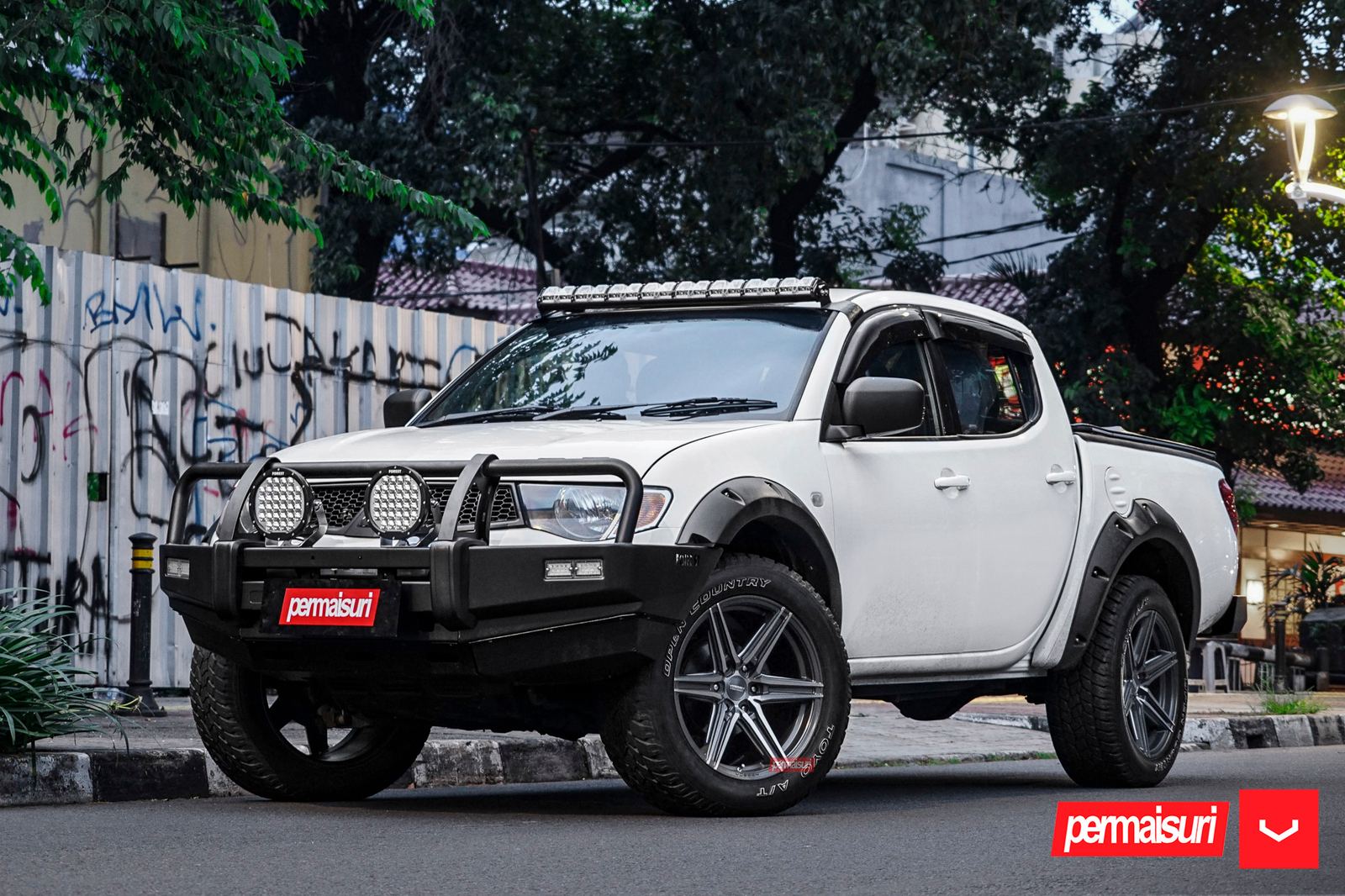 Vossen Forged HF6-2 on Mitsubishi Triton 5th gen (KJ/KK/KL)