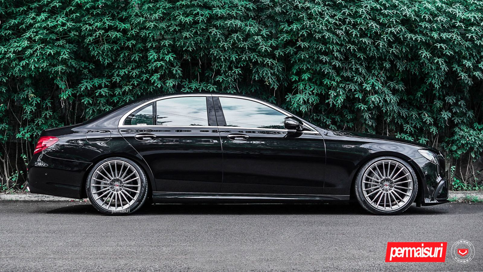 Vossen Forged S17-04 on Mercedes-Benz E-Class W213.1