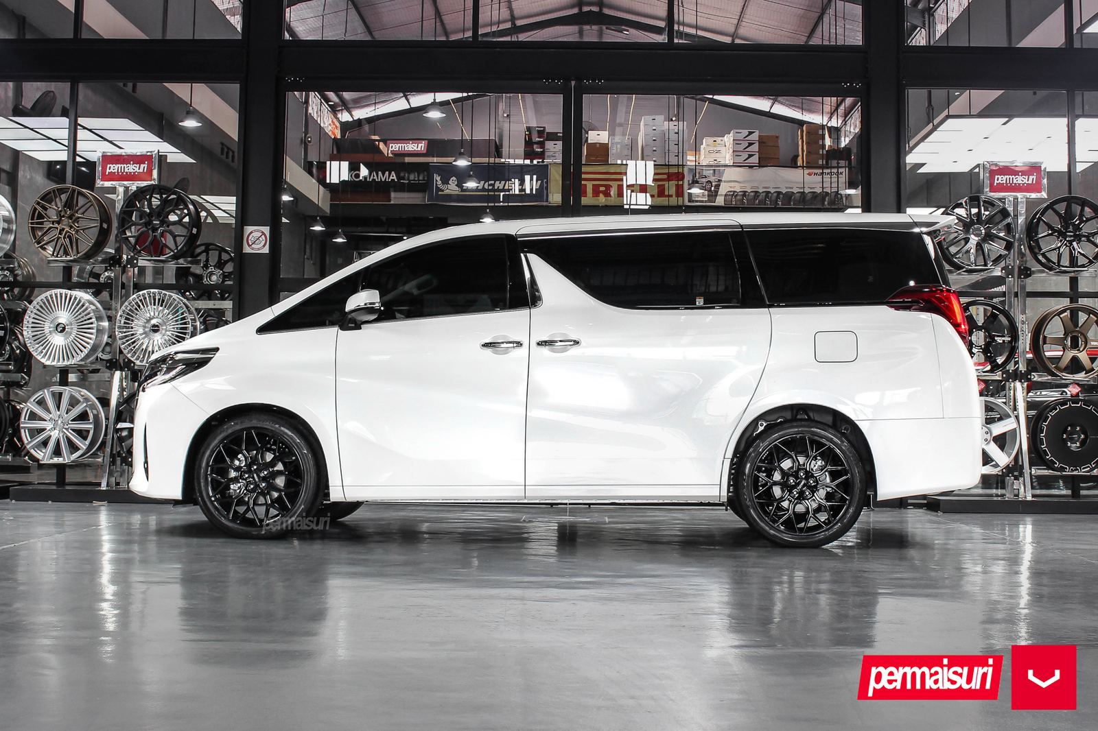 Vossen Forged HF-2 on Toyota Alphard AH30.2, photo 2