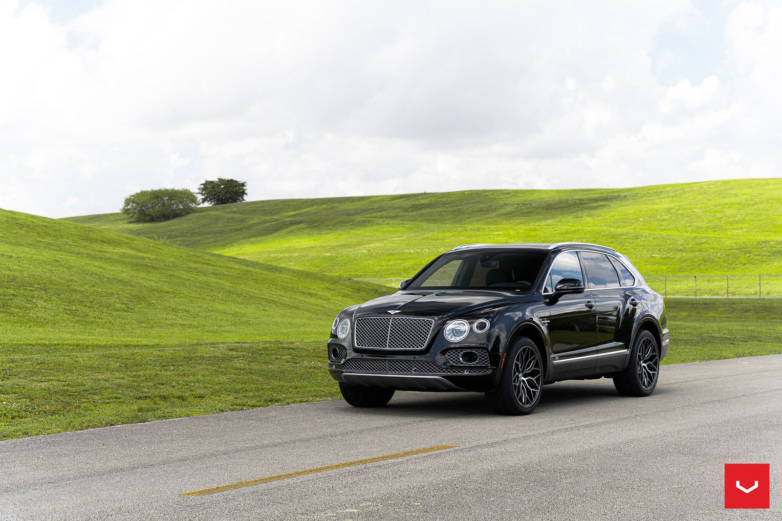 Vossen Forged HF-2 on Bentley Bentayga.1