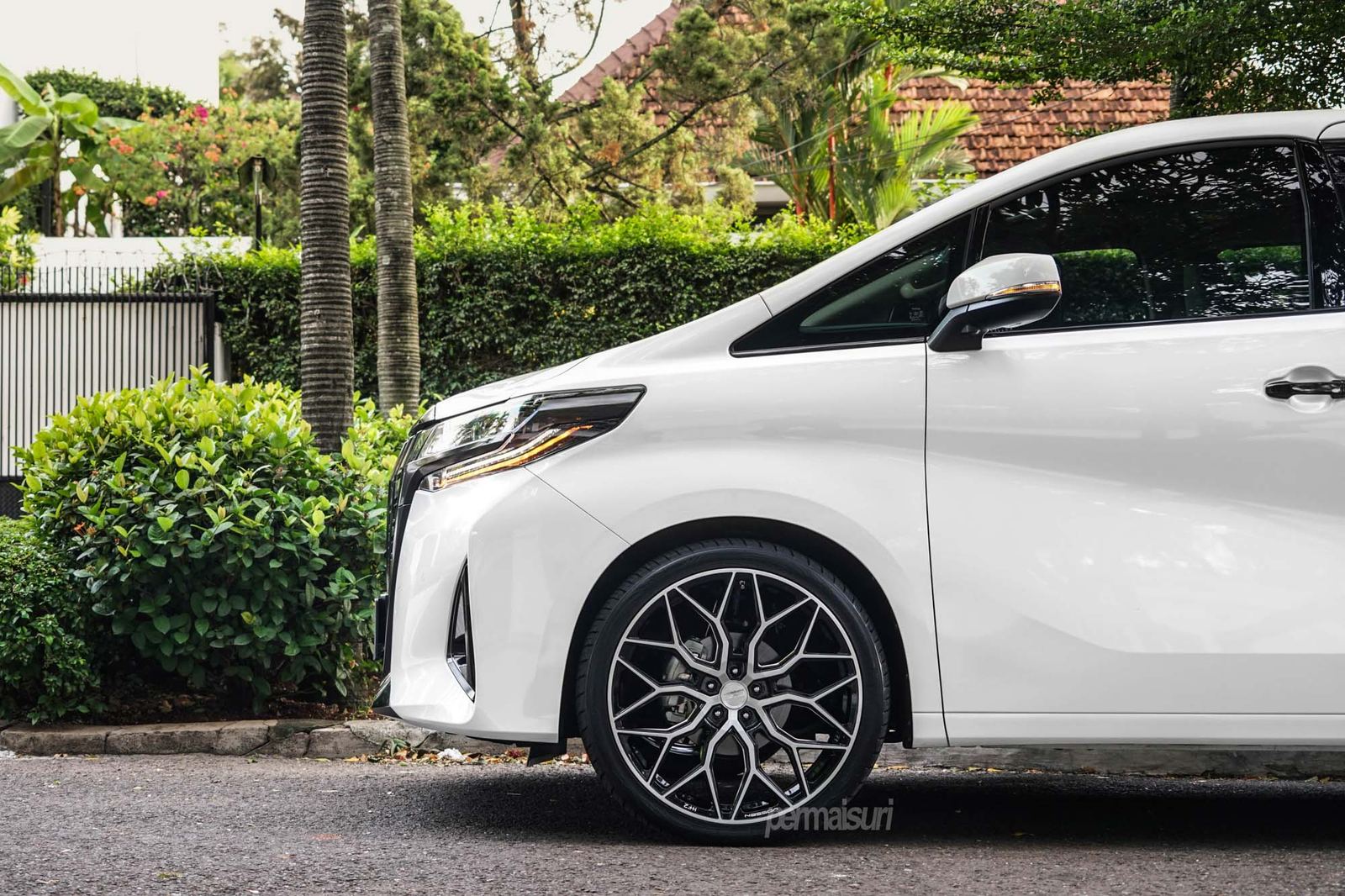 Vossen Forged HF-2 on Toyota Alphard AH30.1, photo 3
