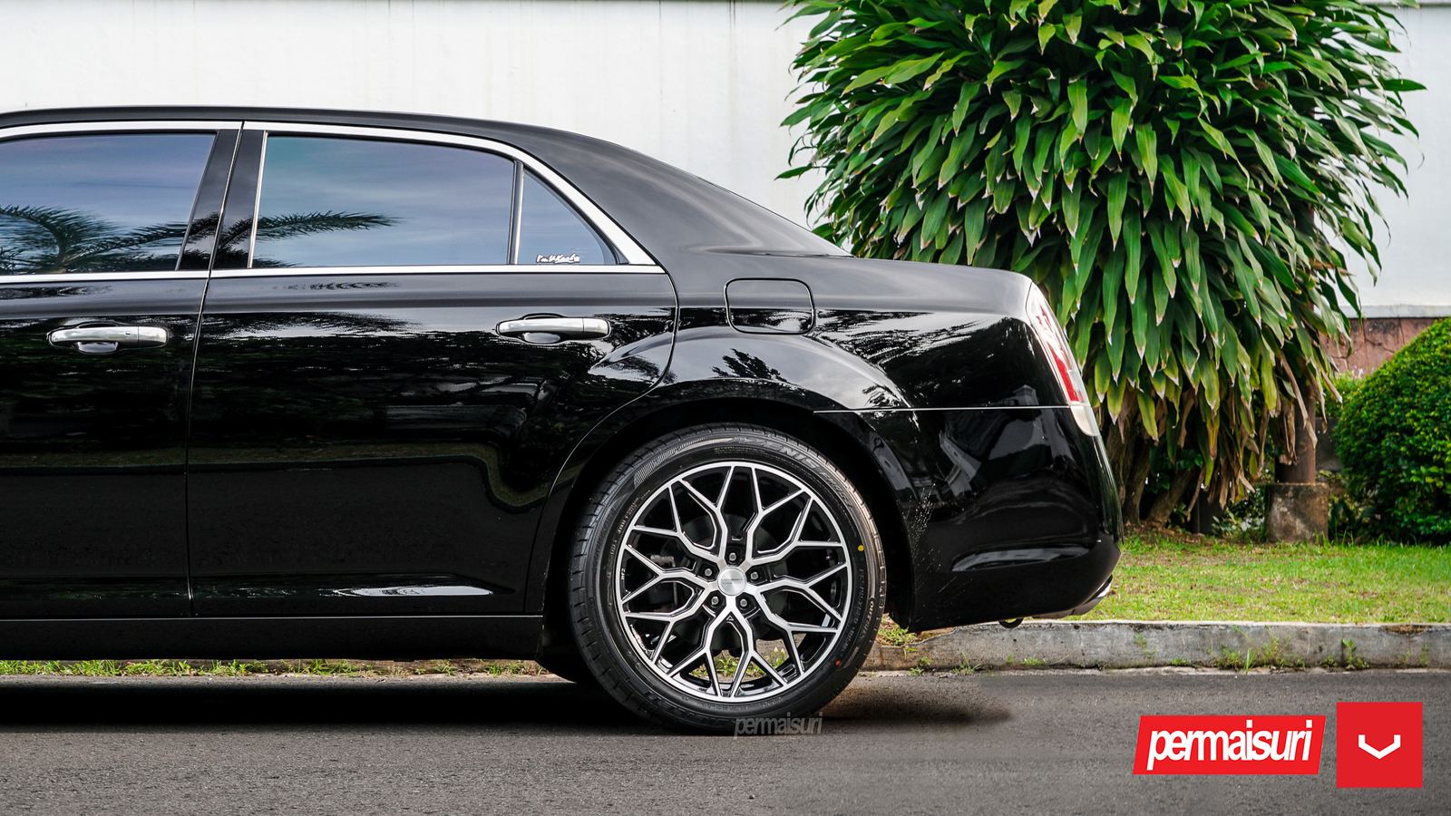Vossen Forged HF-2 on Chrysler 300 LD (2nd gen)