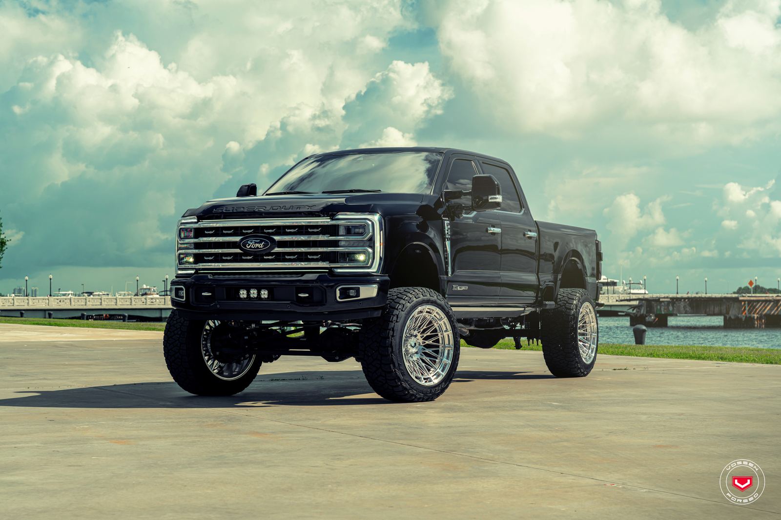Vossen Forged LCX-03 on Ford F-250 Super Duty 5th gen Super Duty