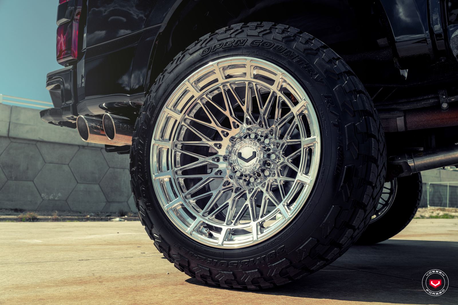 Vossen Forged LCX-03 on Ford F-250 Super Duty 5th gen Super Duty, photo 3