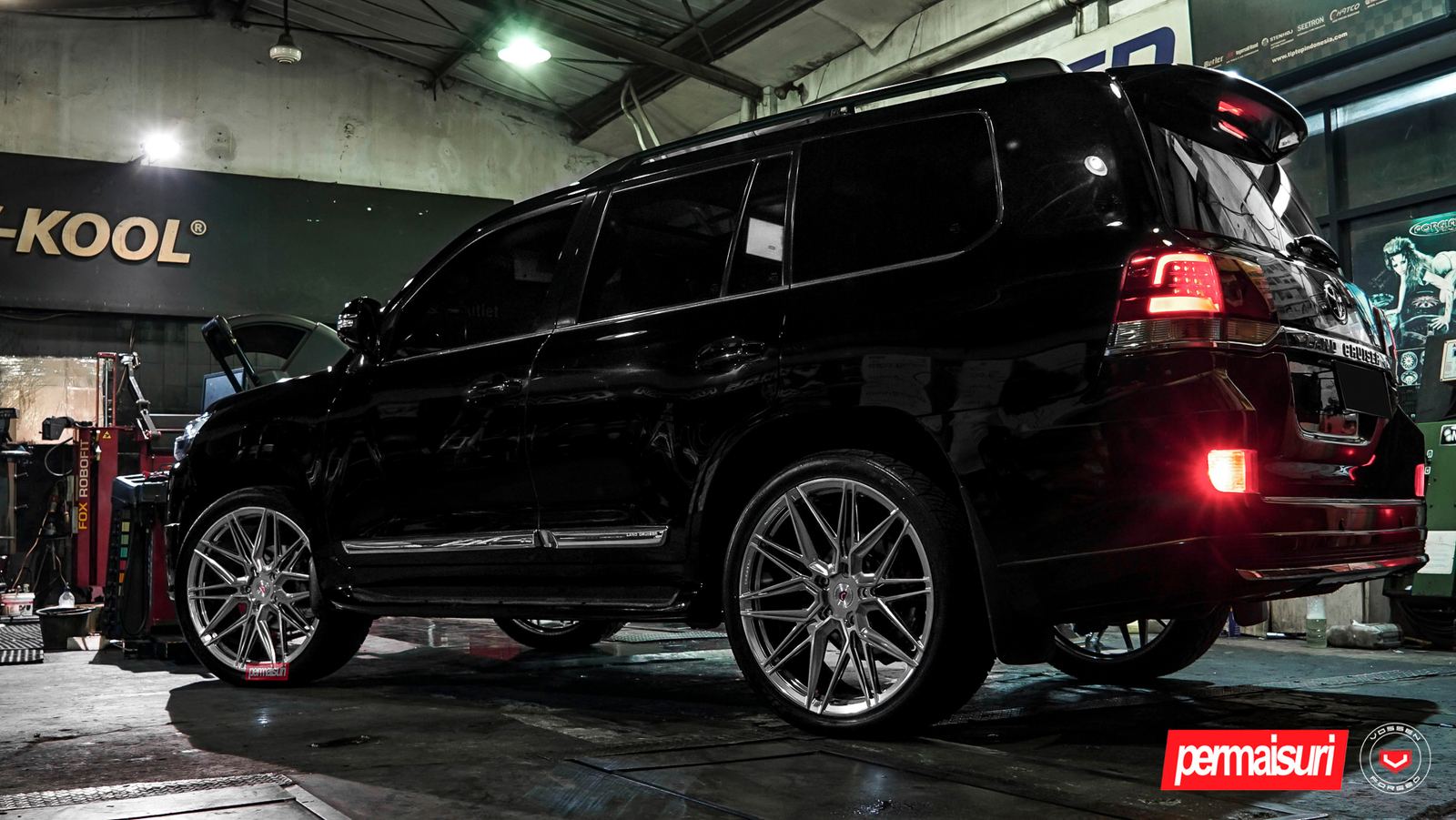 Vossen Forged EVO-5 on Toyota Land Cruiser J200.1, photo 3