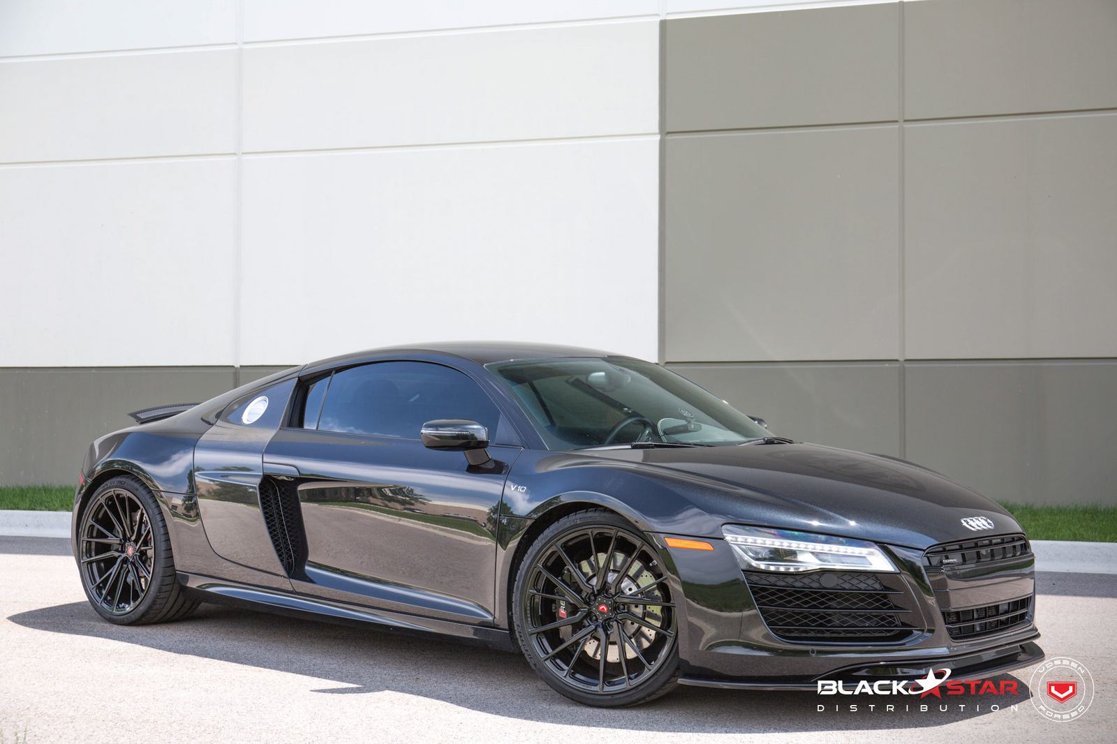 Vossen Forged M-X4T on Audi R8 Type 42.1