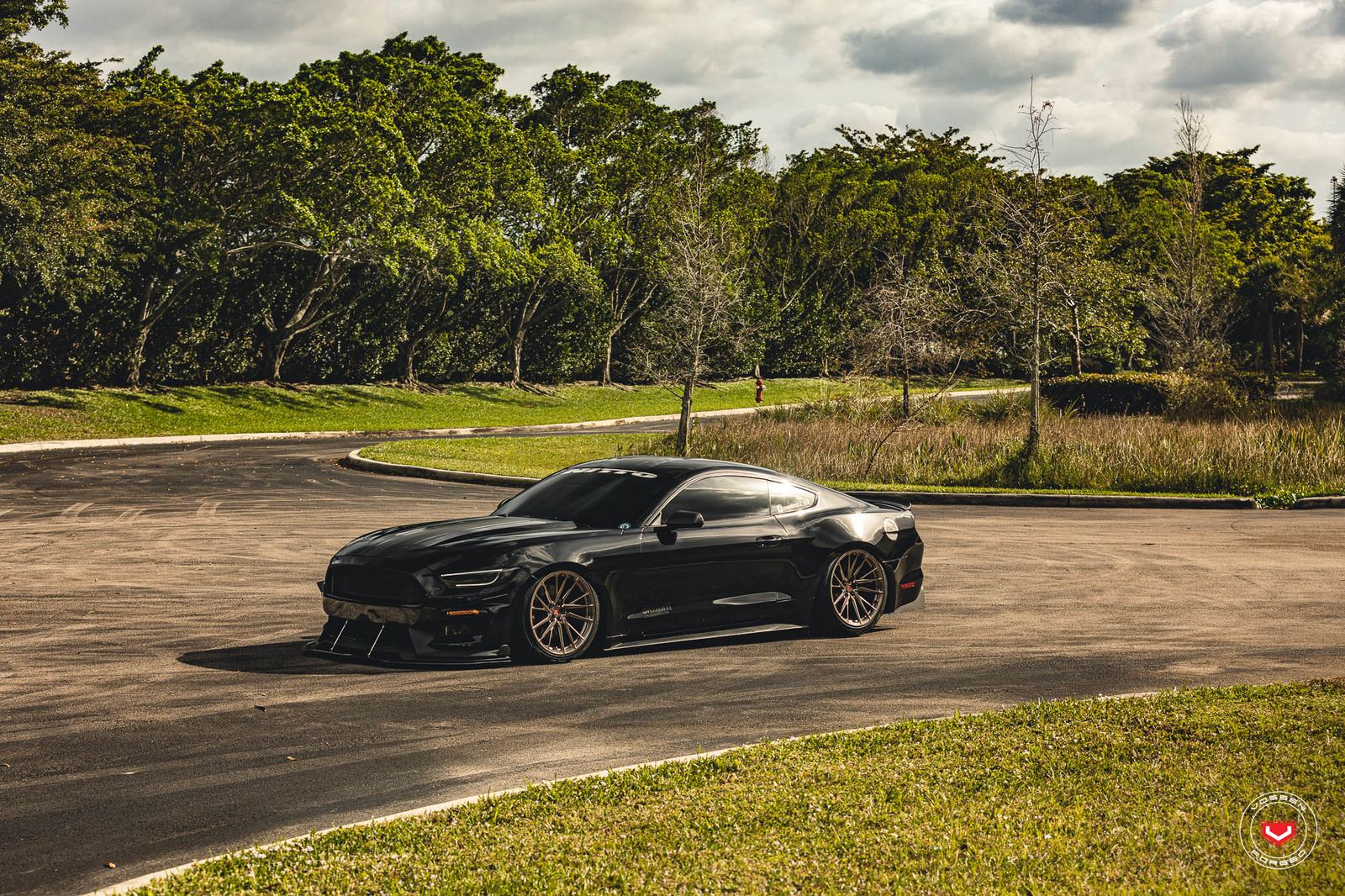 Vossen Forged M-X4T on Ford Mustang S550.1