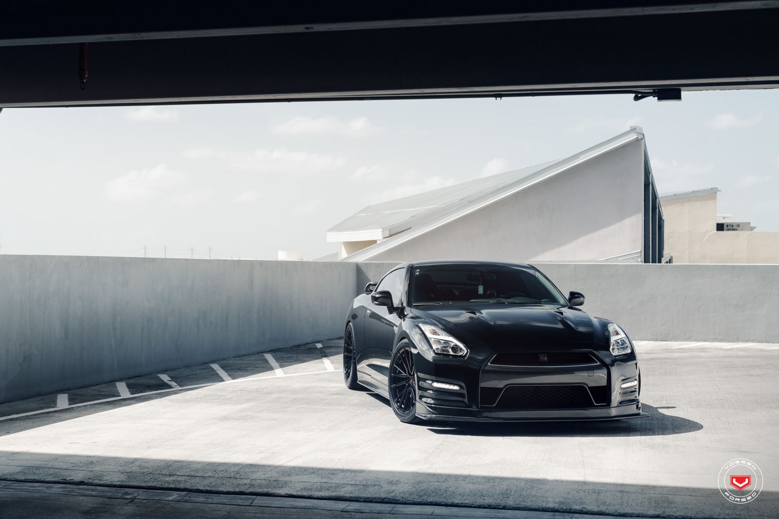 Vossen Forged M-X4T on Nissan GT-R R35.1