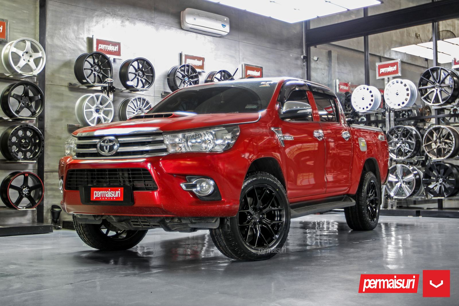 Vossen Forged HF6-4 on Toyota Hilux AN120