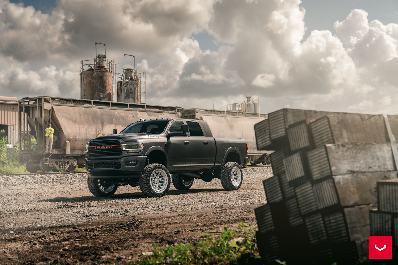 Vossen Forged HFX-1 (8-lug) on RAM 2500 5th gen (2019-), photo 4