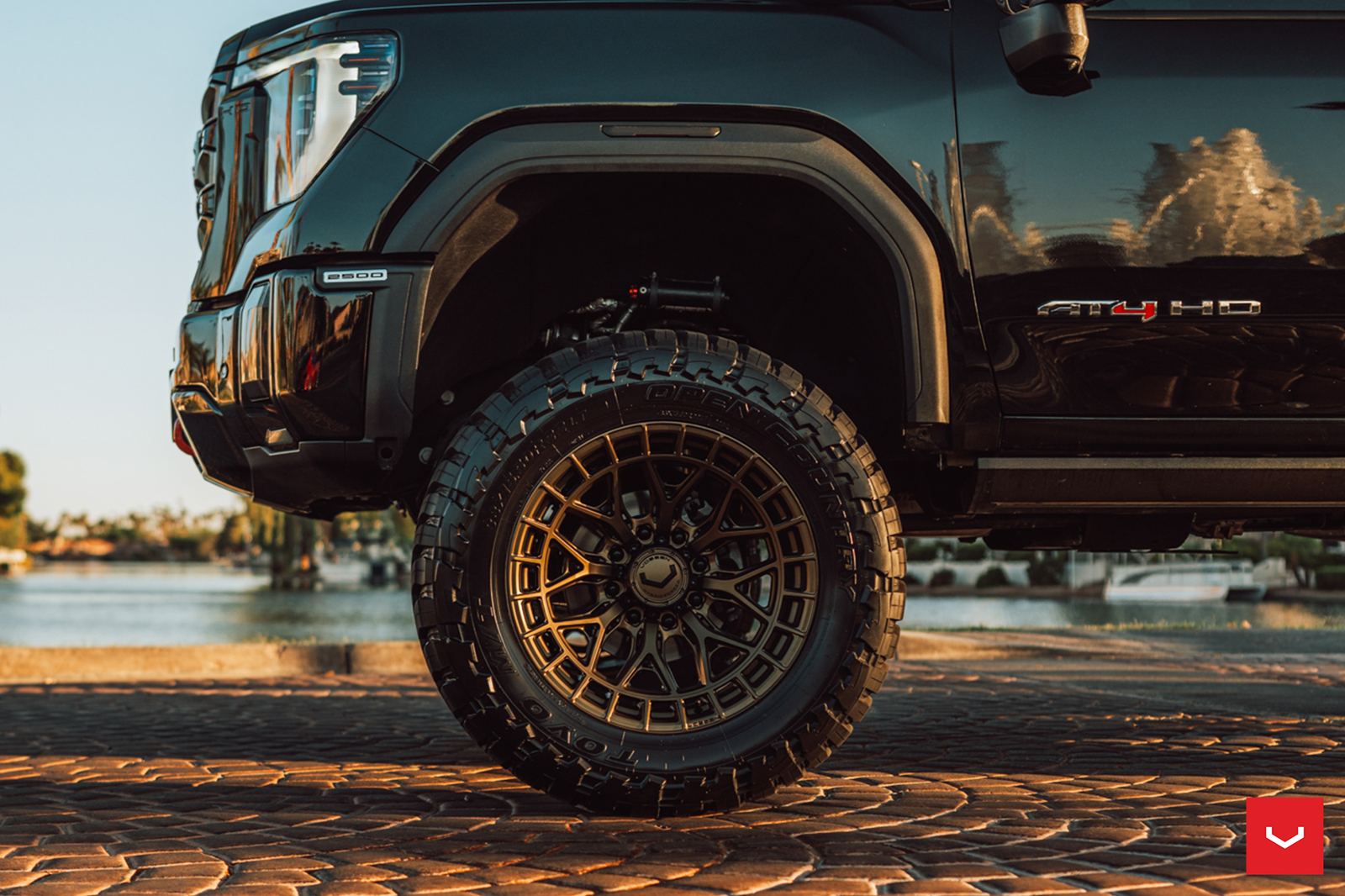 Vossen Forged HFX-1 (8-lug) on GMC Sierra 1st gen (Sierra Limited), photo 3