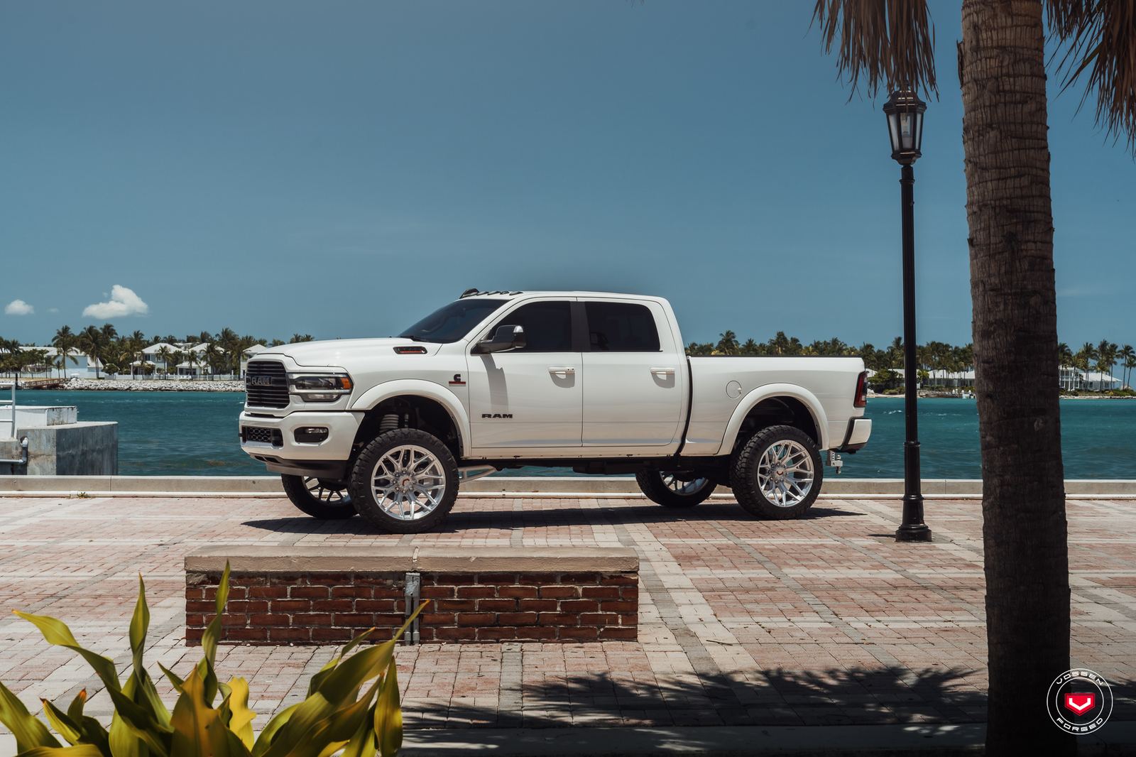 Vossen Forged VFX-03 on RAM 2500 5th gen (2019-)