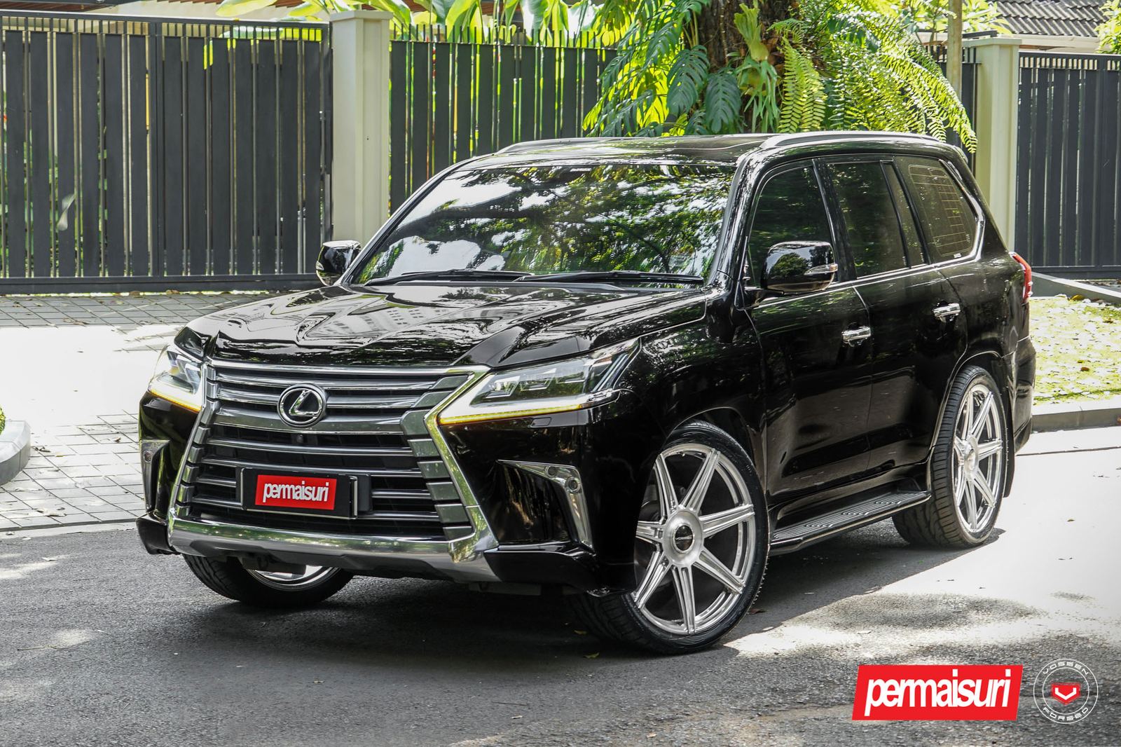 Vossen Forged S17-11 on Lexus LX URJ200 (LX 570)