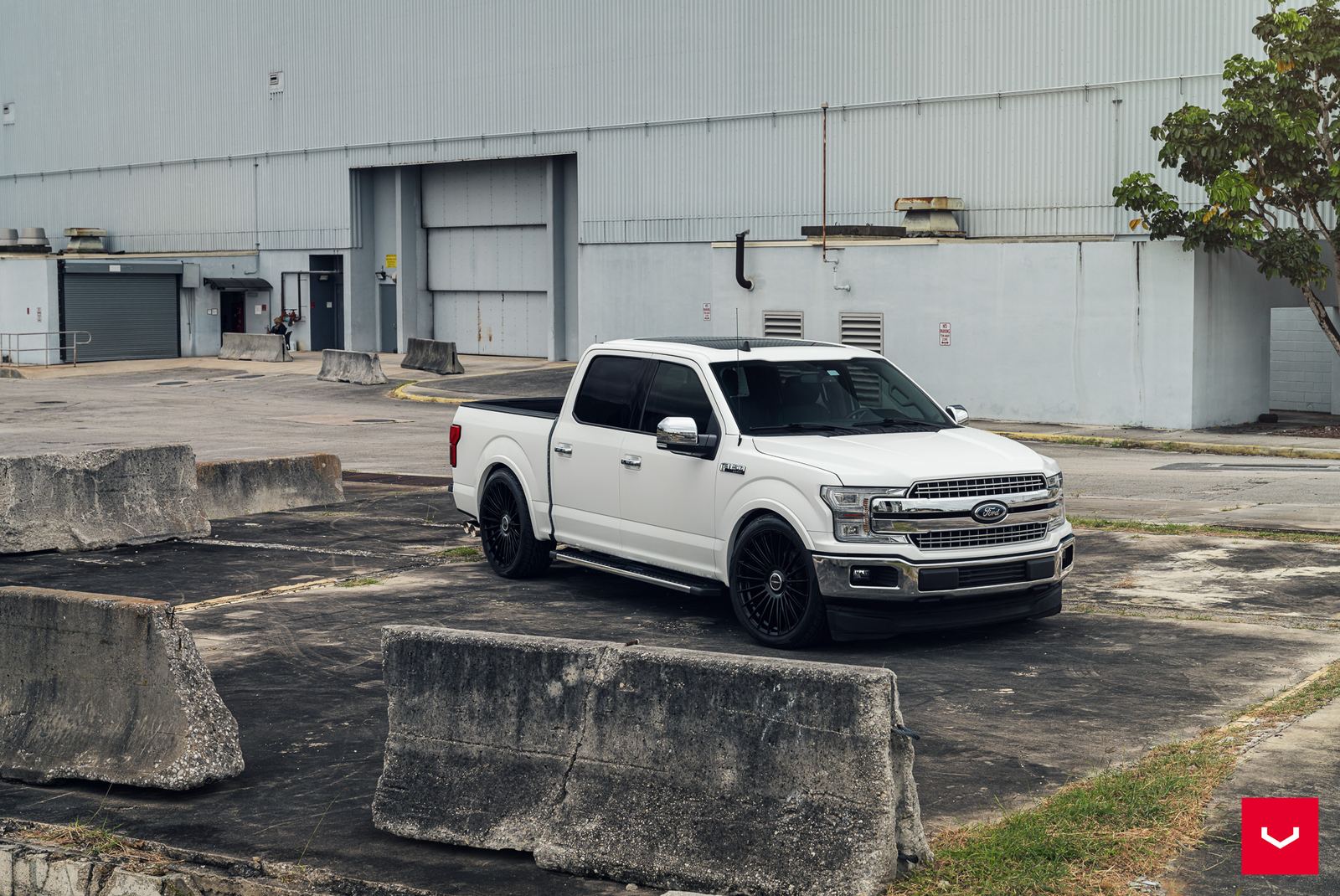 Vossen Forged HF-8 on Ford F-150 P702 (2021-present), photo 2