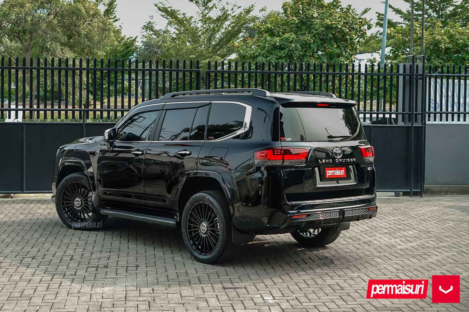 Vossen Forged HF-8 on Toyota Land Cruiser J300, photo 2