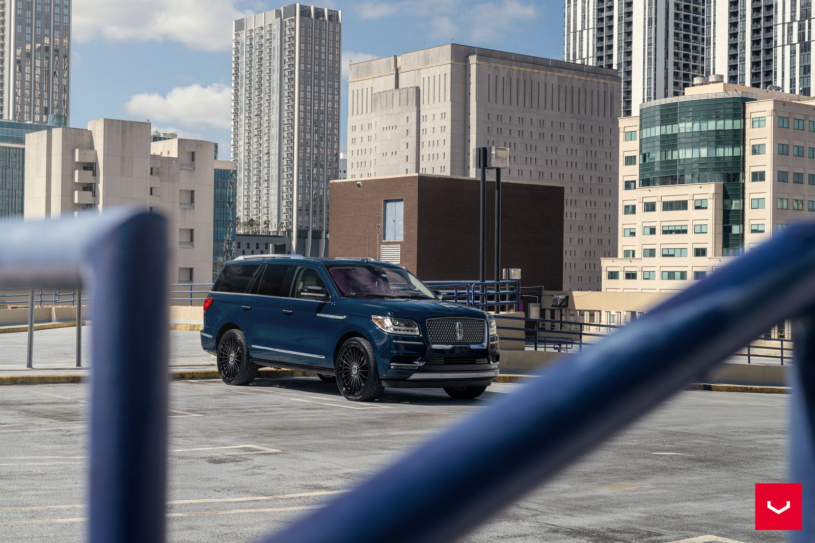 Vossen Forged HF-8 on Lincoln Navigator 4th gen (U554)