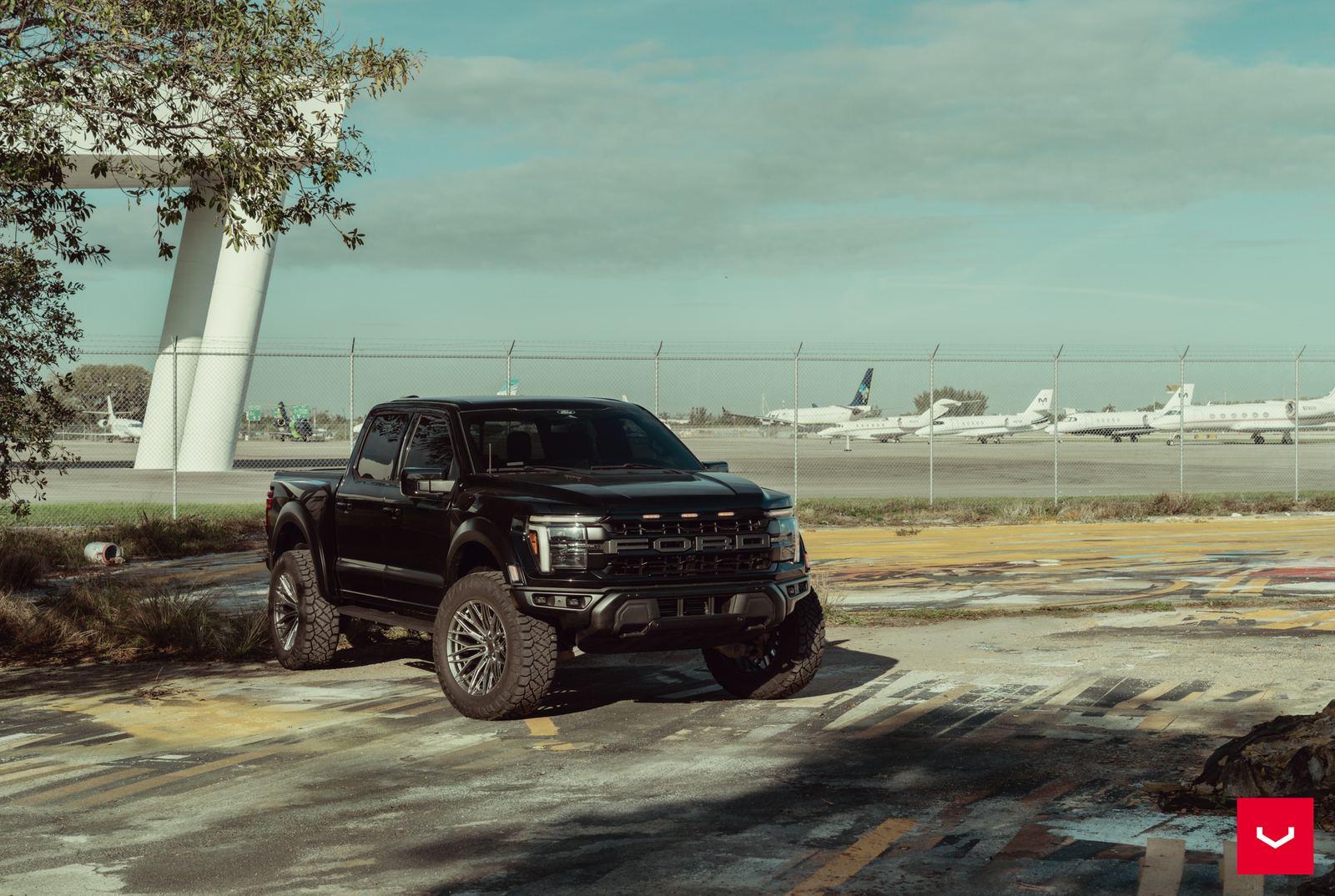 Vossen Forged HFX-6 (6-lug) on Ford F-150 Raptor 2nd generation (2017-2020), photo 2