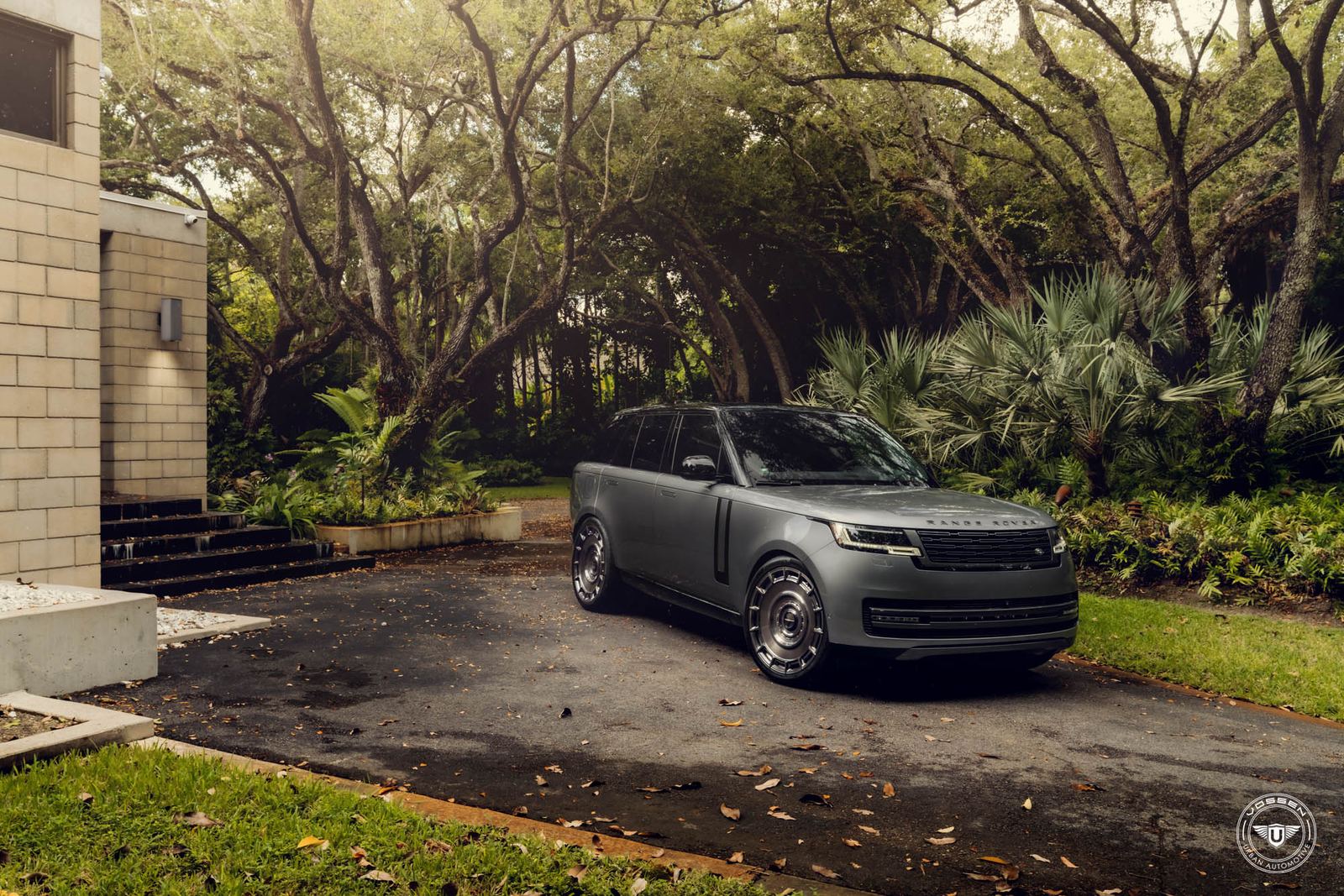 Vossen Forged UV-7 on Land Rover Range Rover L460