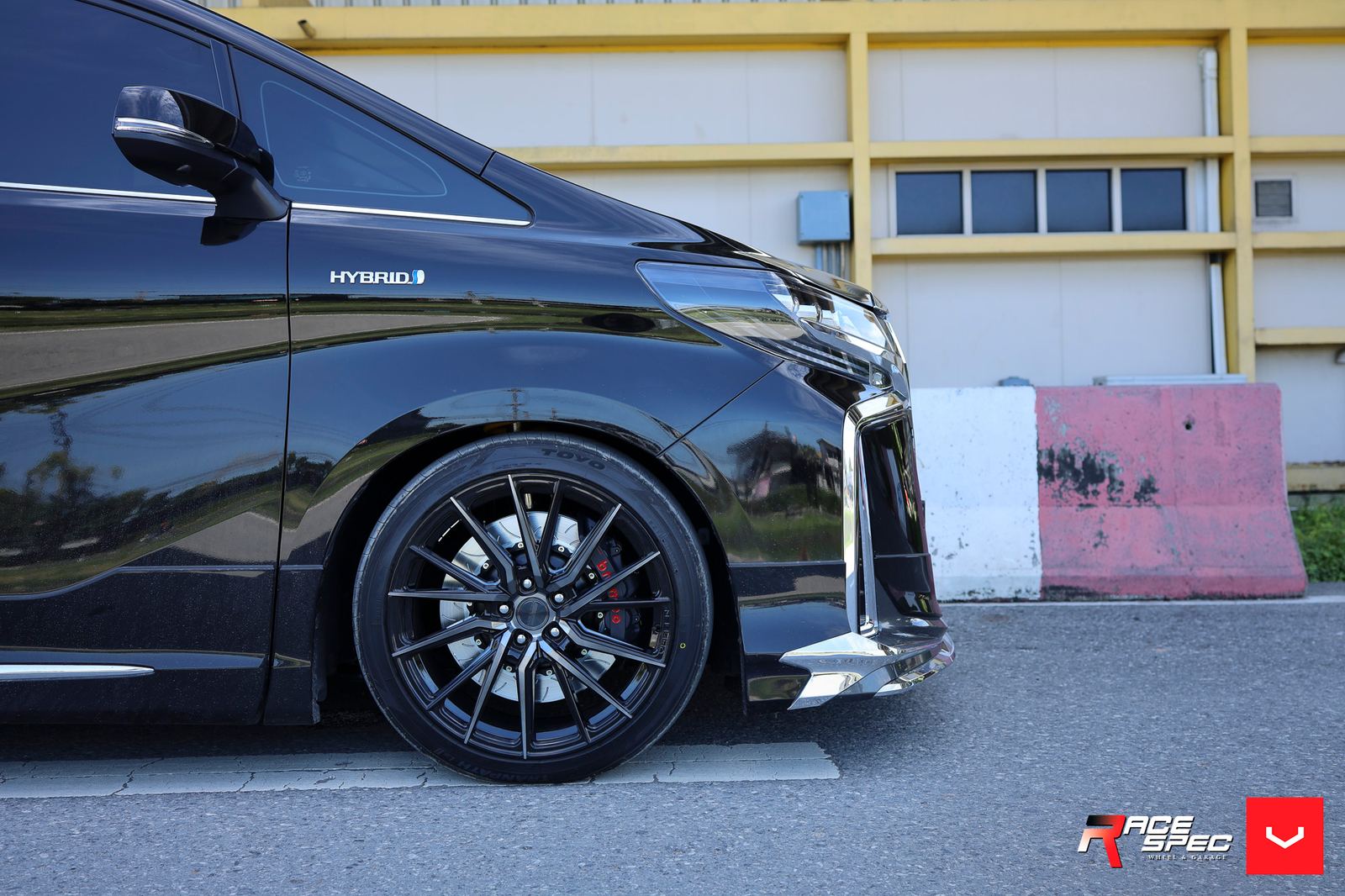 Vossen Forged HF-4T on Toyota Alphard AH30.1, photo 3
