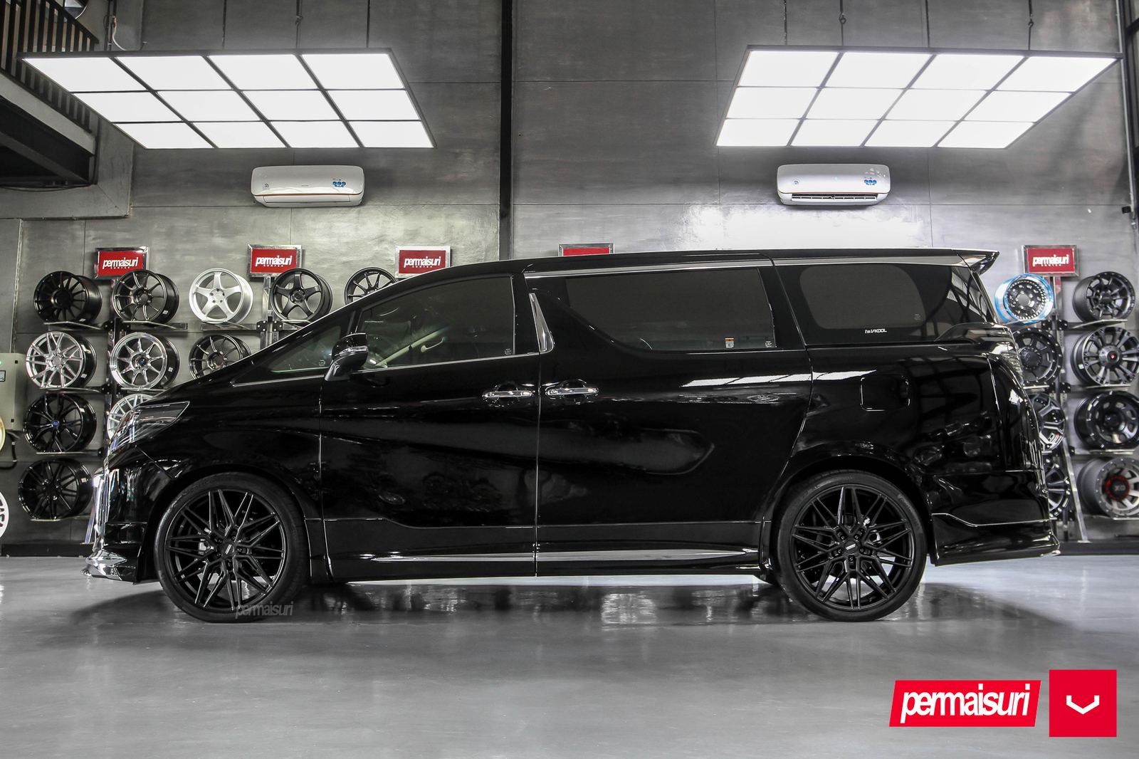Vossen Forged HF-7 on Toyota Alphard AH30.1, photo 2