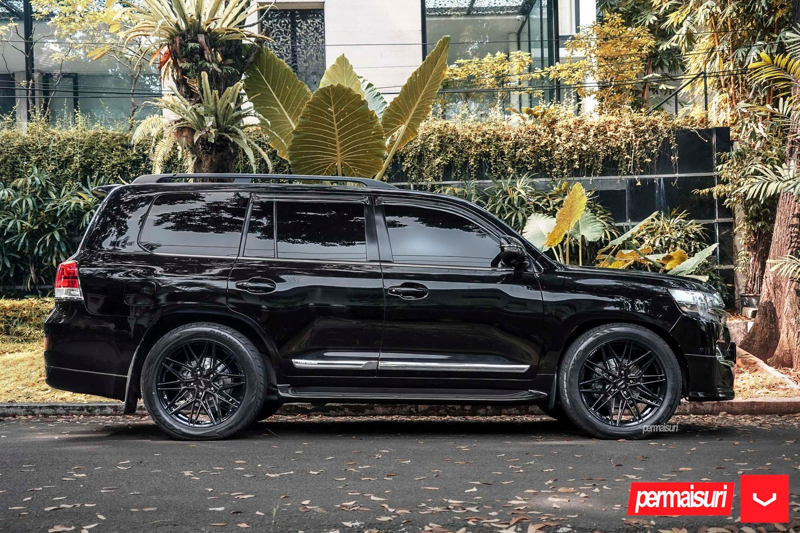 Vossen Forged HF-7 on Toyota Land Cruiser J200.1, photo 2
