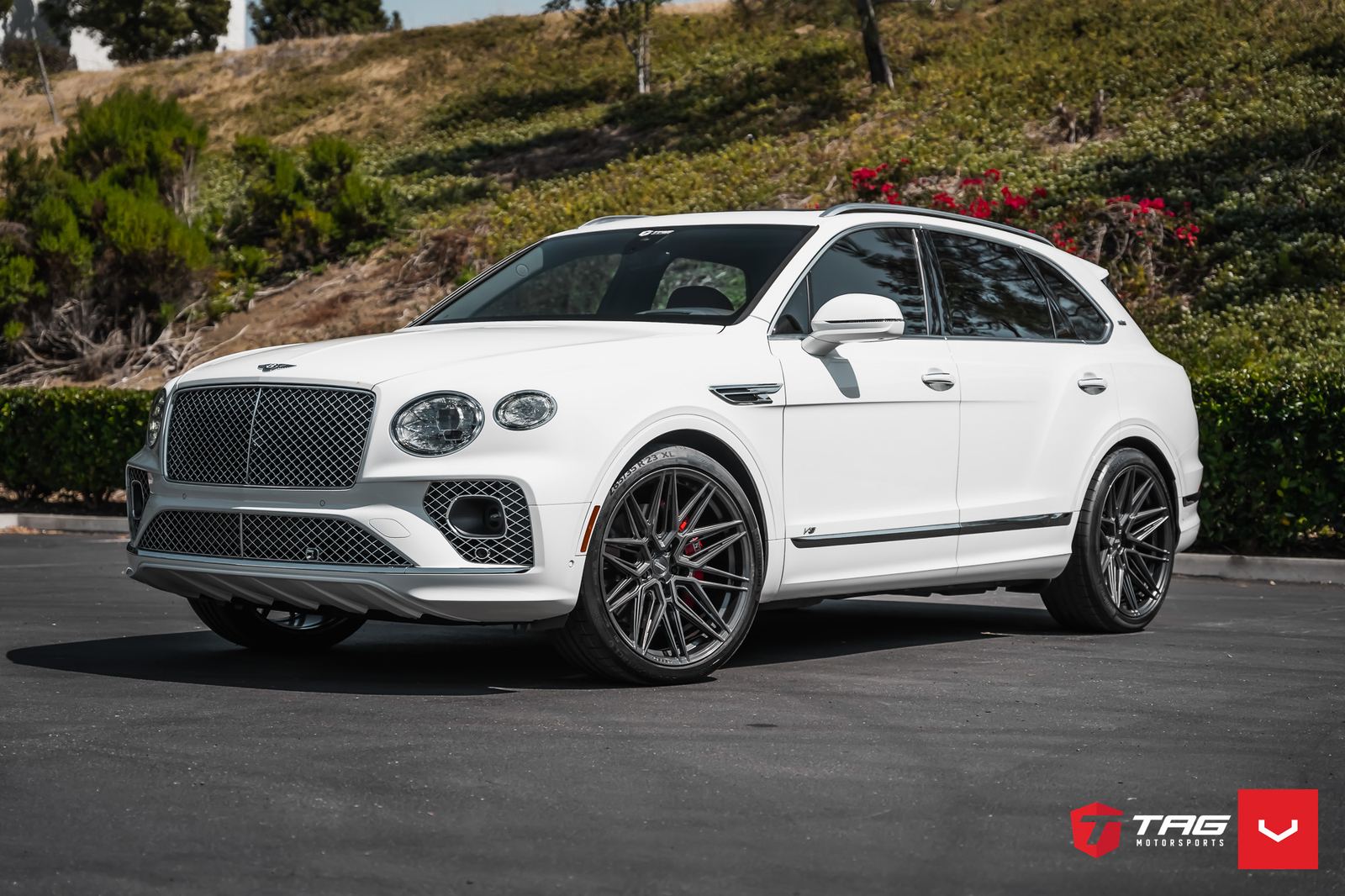 Vossen Forged HF-7 on Bentley Bentayga.1