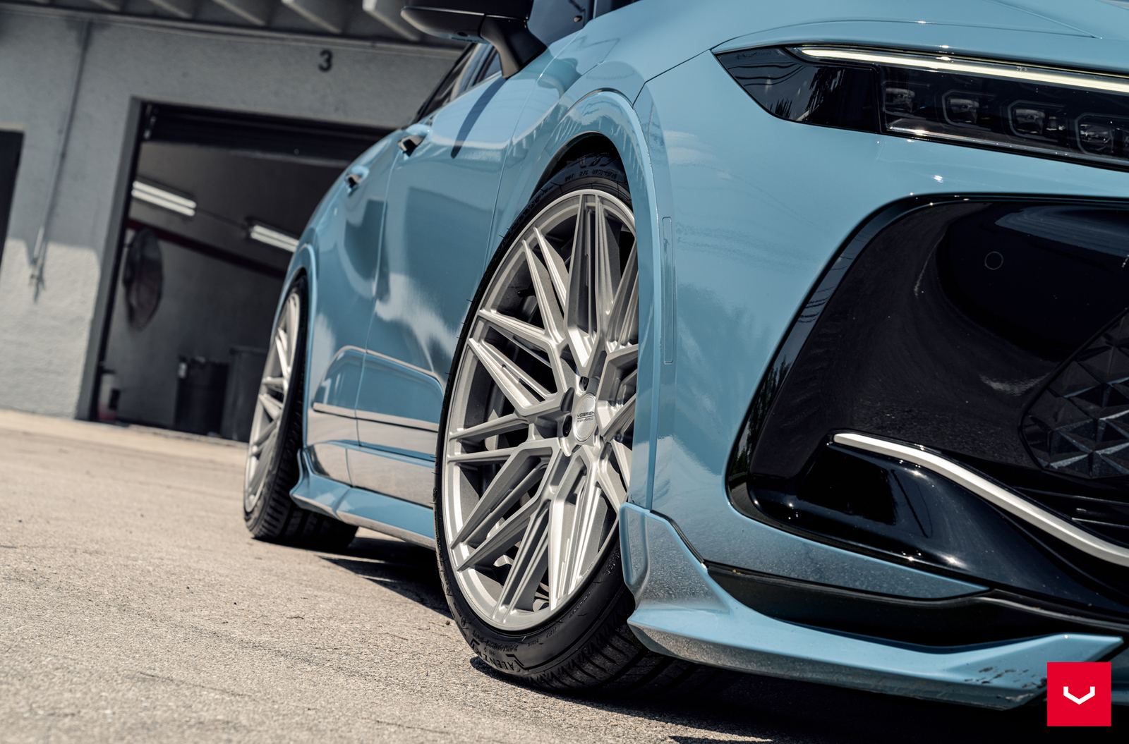 Vossen Forged HF-7 on Toyota Crown S235, photo 2