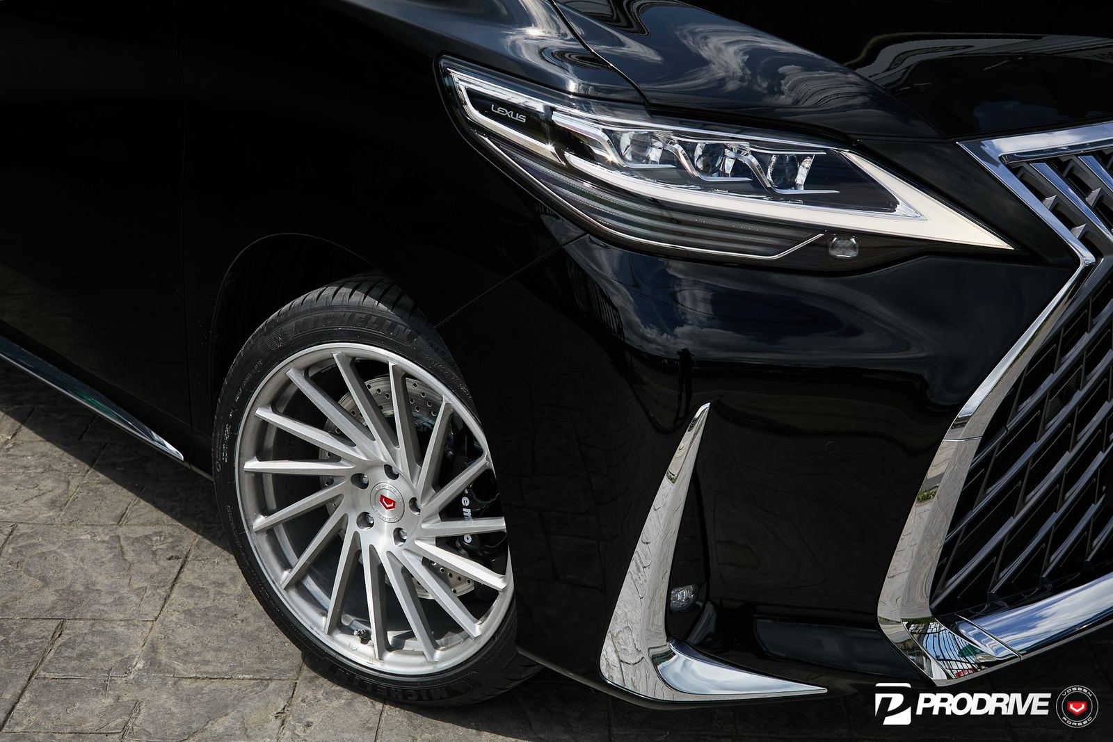 Vossen Forged VPS-305T on Lexus LM 2nd gen, photo 2