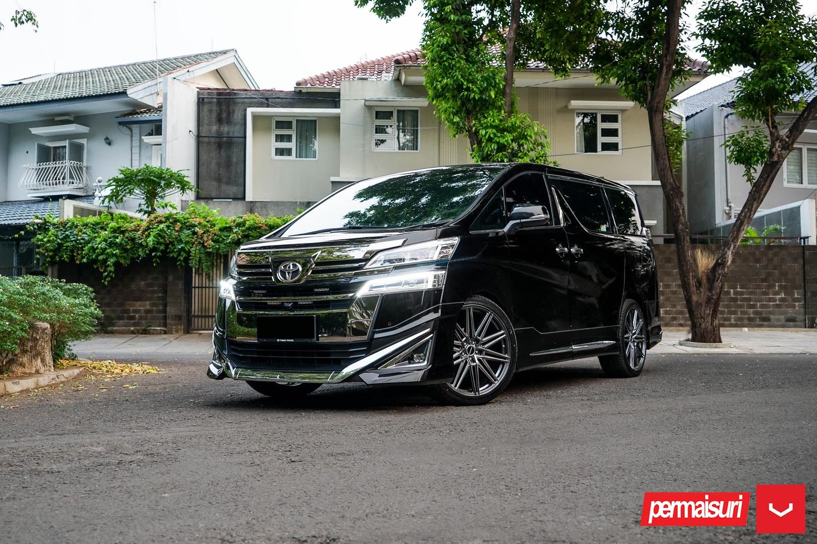 Vossen Forged CV10 on Toyota Vellfire AH30, photo 3