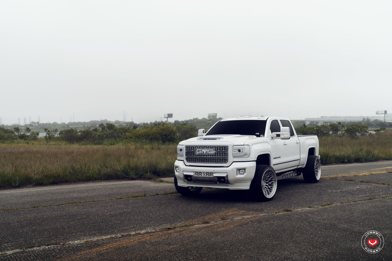 Vossen Forged GNX-02 on GMC Sierra 1st gen (Sierra Limited)