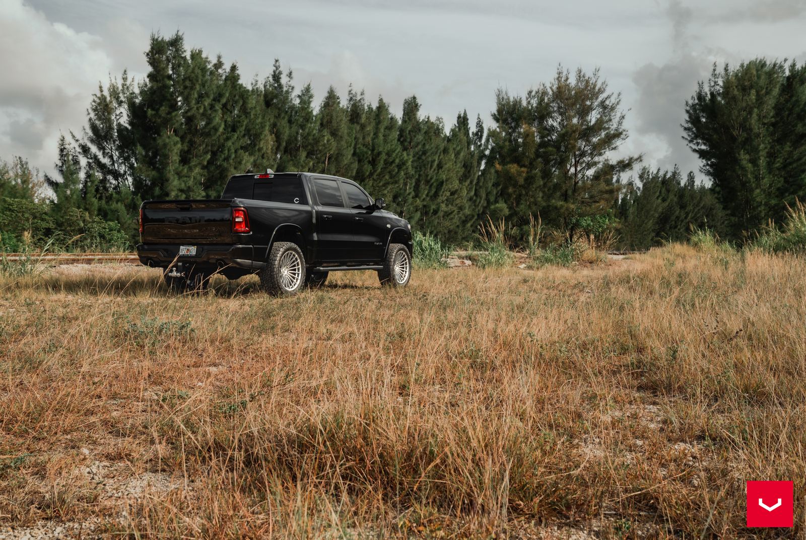 Vossen Forged HFX-4 (6-lug) on RAM 1500 5th gen (DT), photo 2