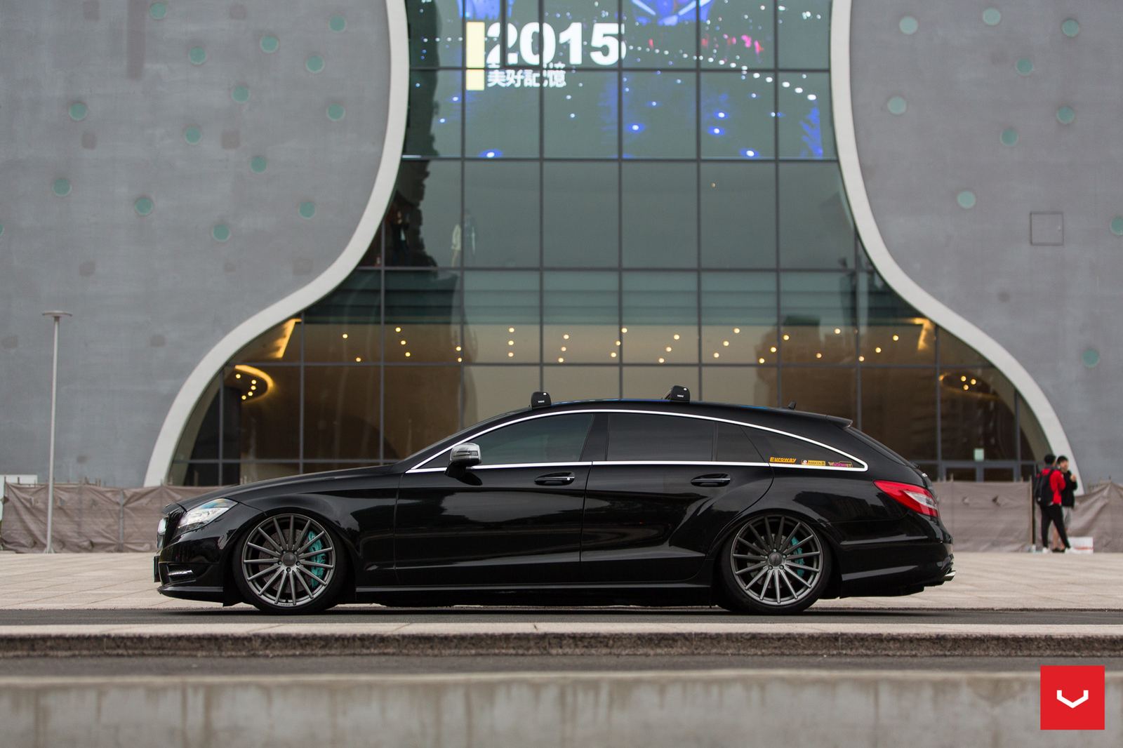 Vossen Forged VFS-2 on Mercedes-Benz CLS C218.1