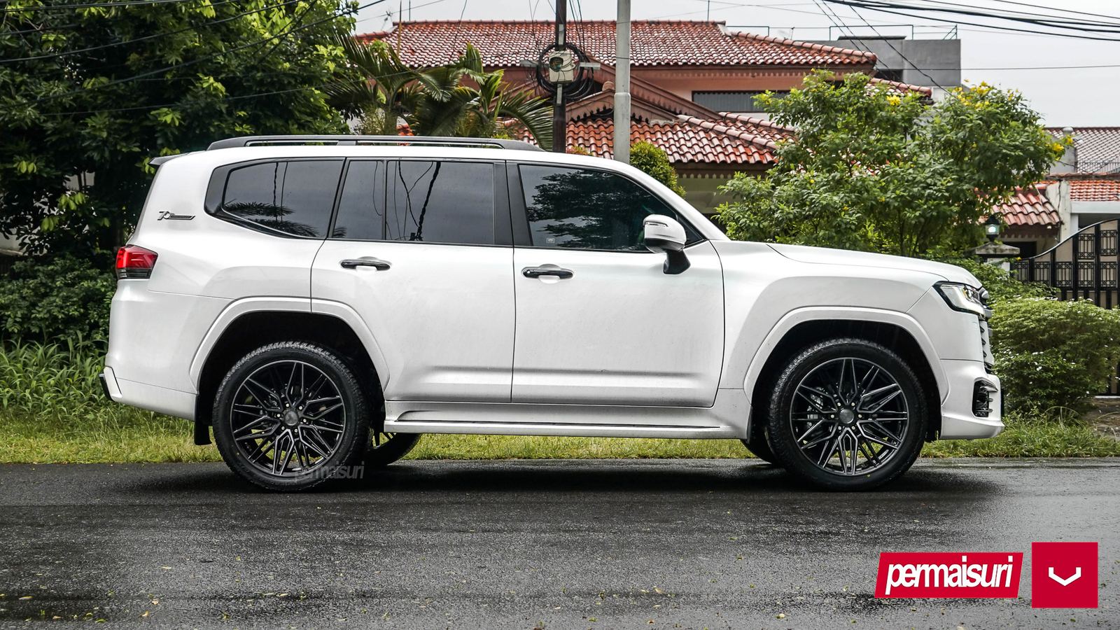 Vossen Forged HF6-5 on Toyota Land Cruiser J300