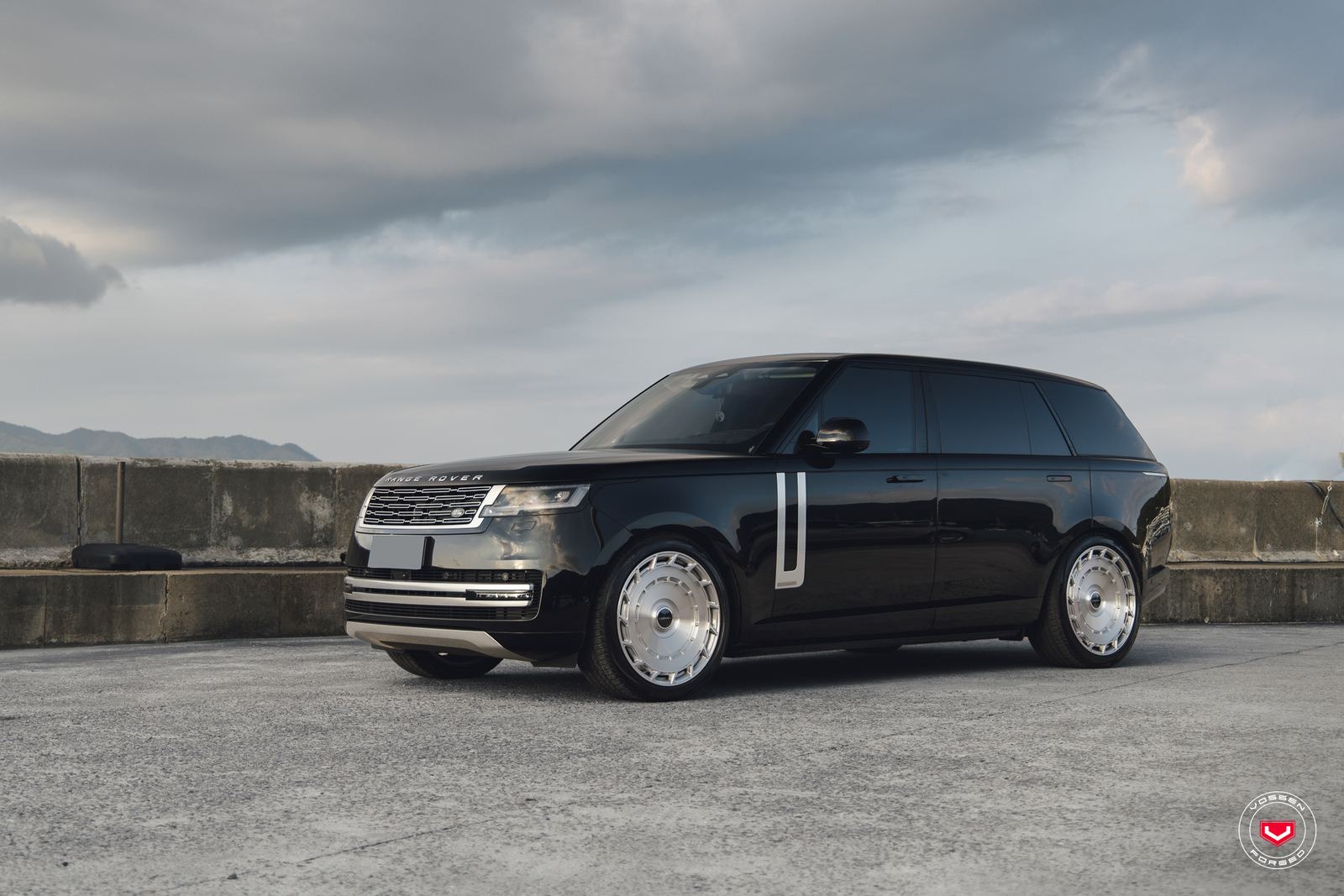 Vossen Forged LC3-11T on Land Rover Range Rover L460