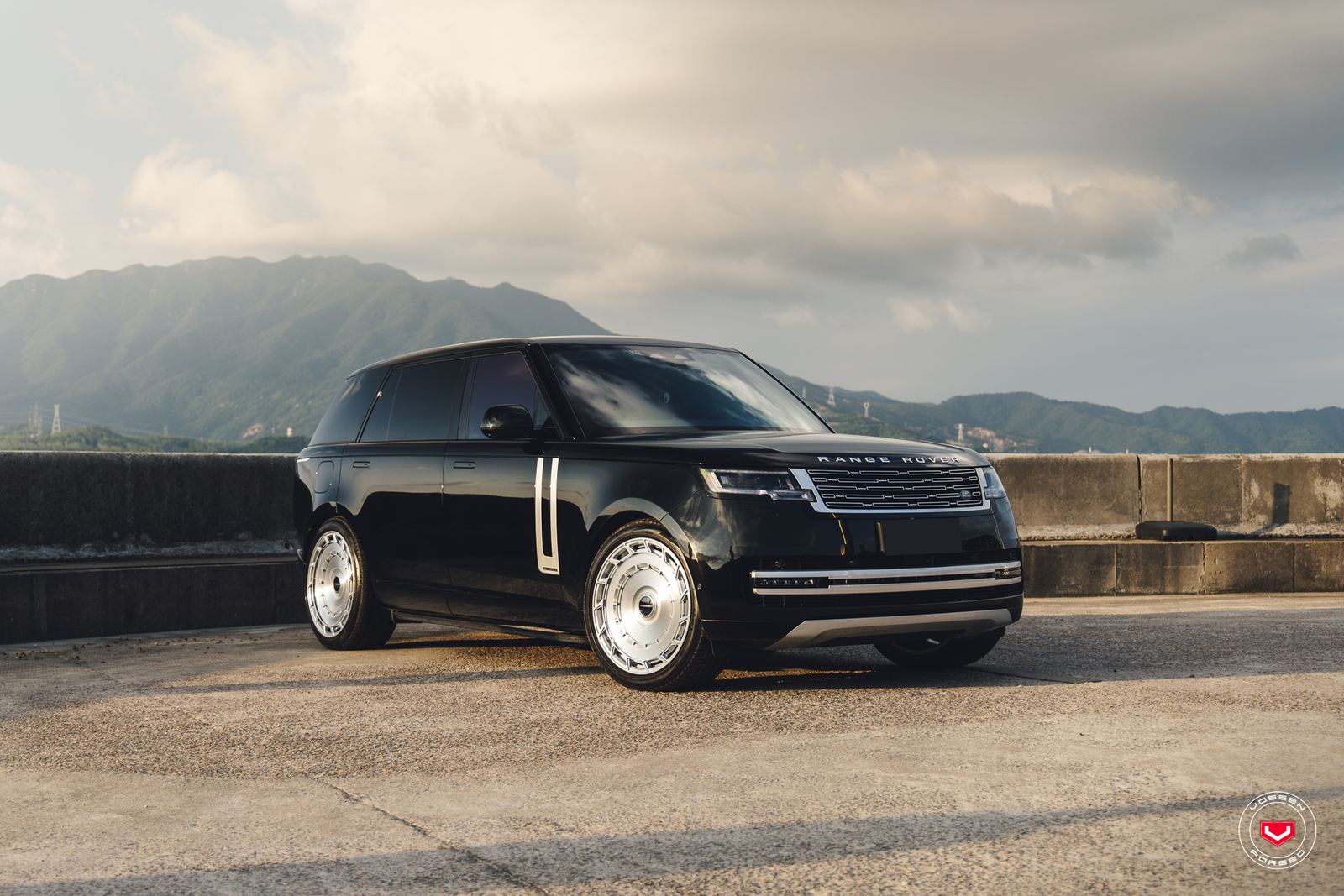 Vossen Forged LC3-11T on Land Rover Range Rover L460, photo 3